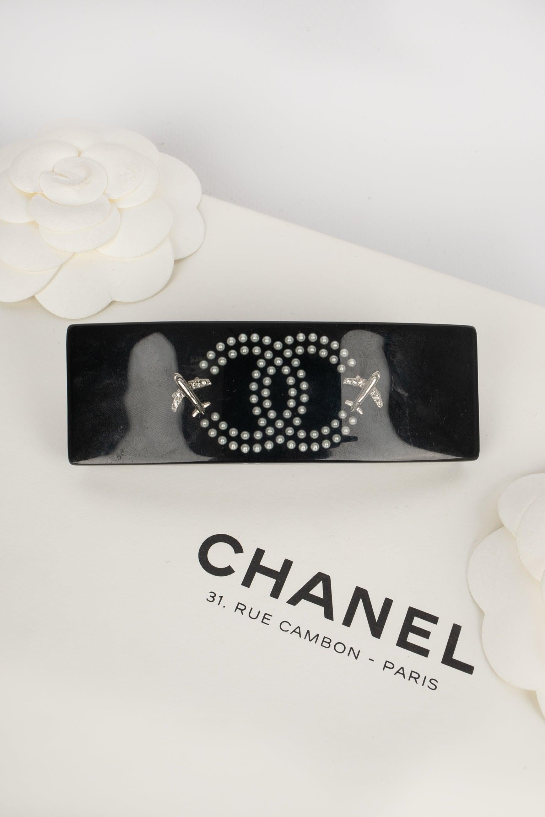 Chanel  Black Bakelite Hair Clip with CC Logo, 2016 4