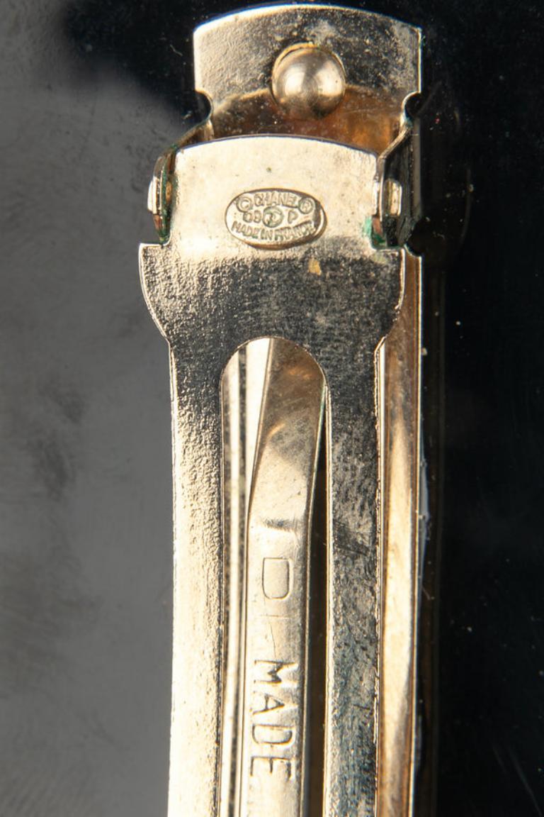 Chanel Black Bakelite Hair Clip with Rhinestones Spring, 2009 For Sale 2