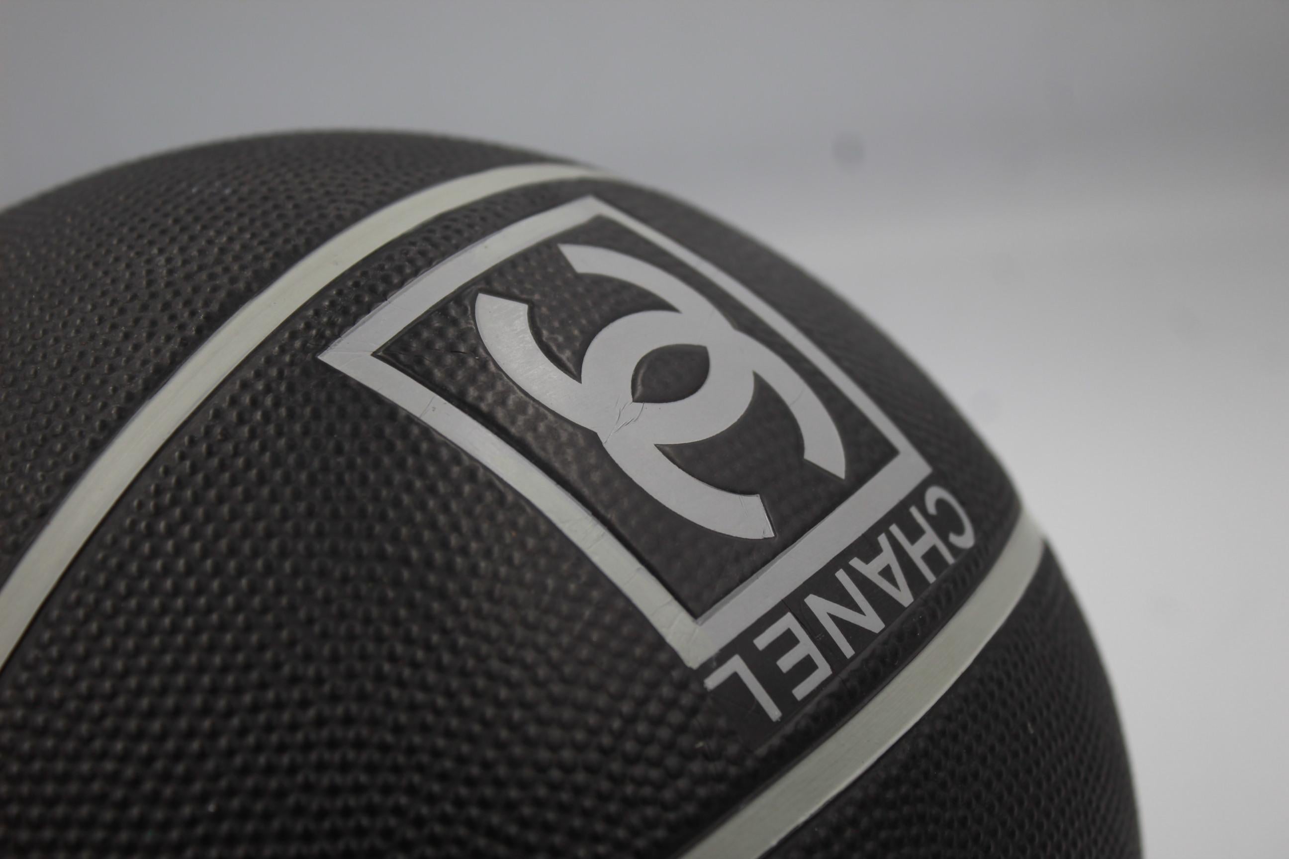 Women's or Men's Chanel Black Basket Ball Good condition