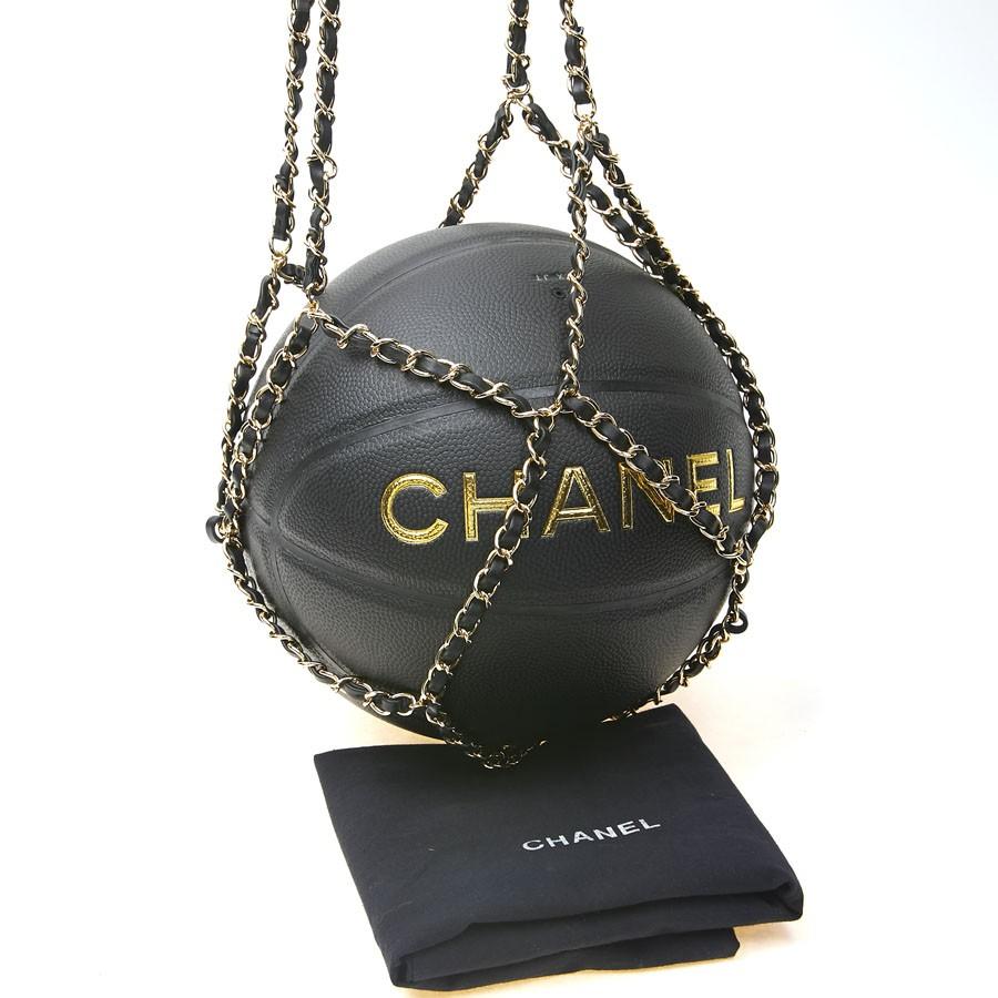 CHANEL Black BasketBall with its Chain in Leather and Metal 2