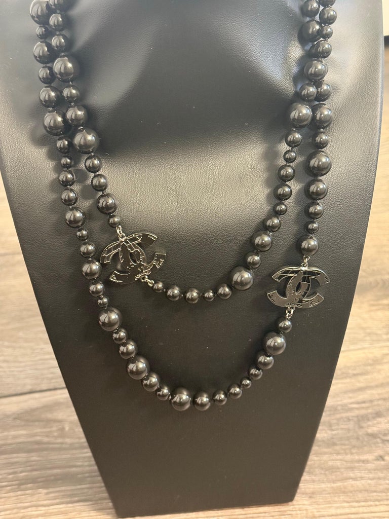 Chanel Black Bead CC Globe Long Necklace at 1stDibs display picture 1