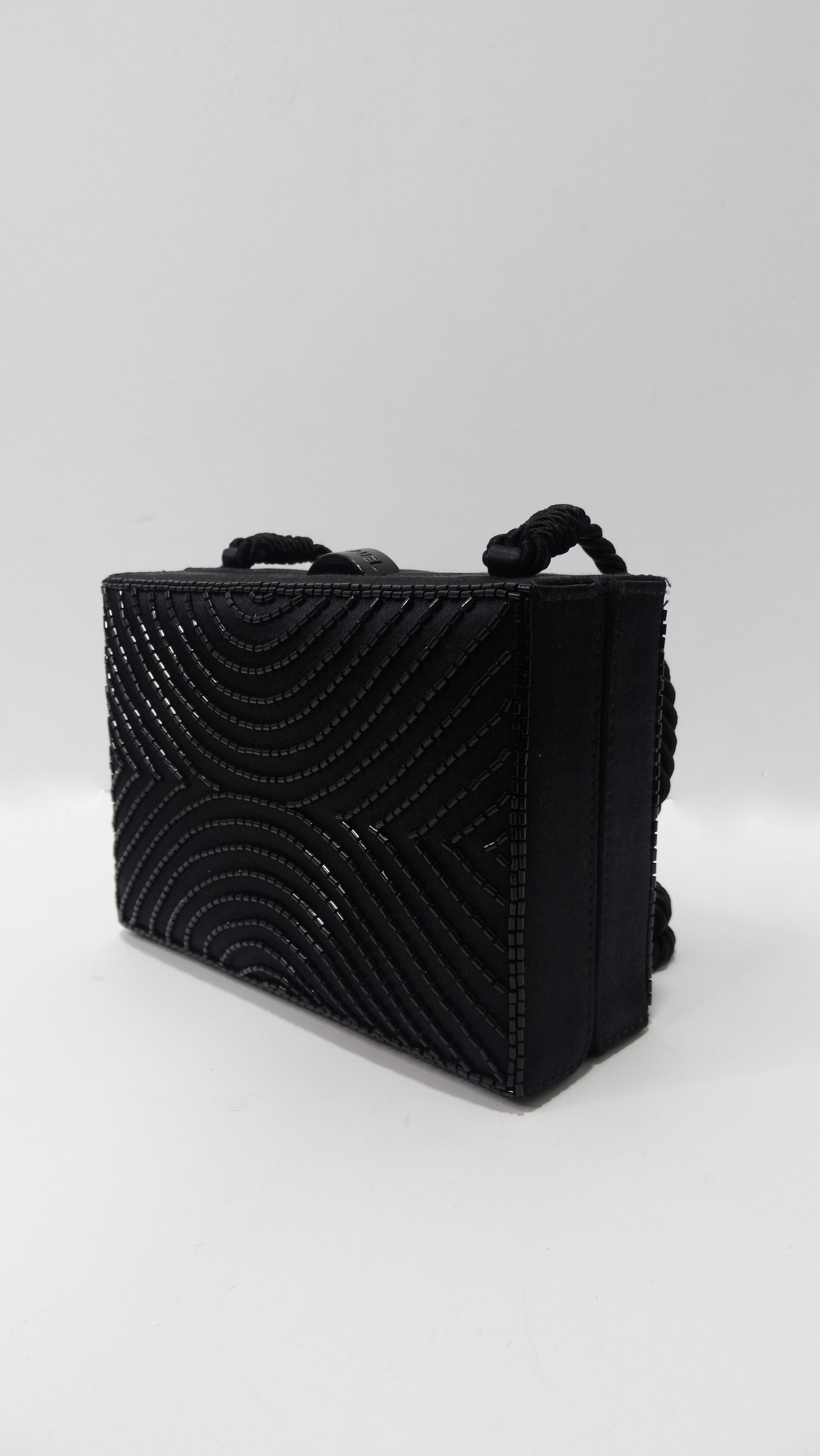 Noir Chanel - Sac de soirée en perles noires  en vente