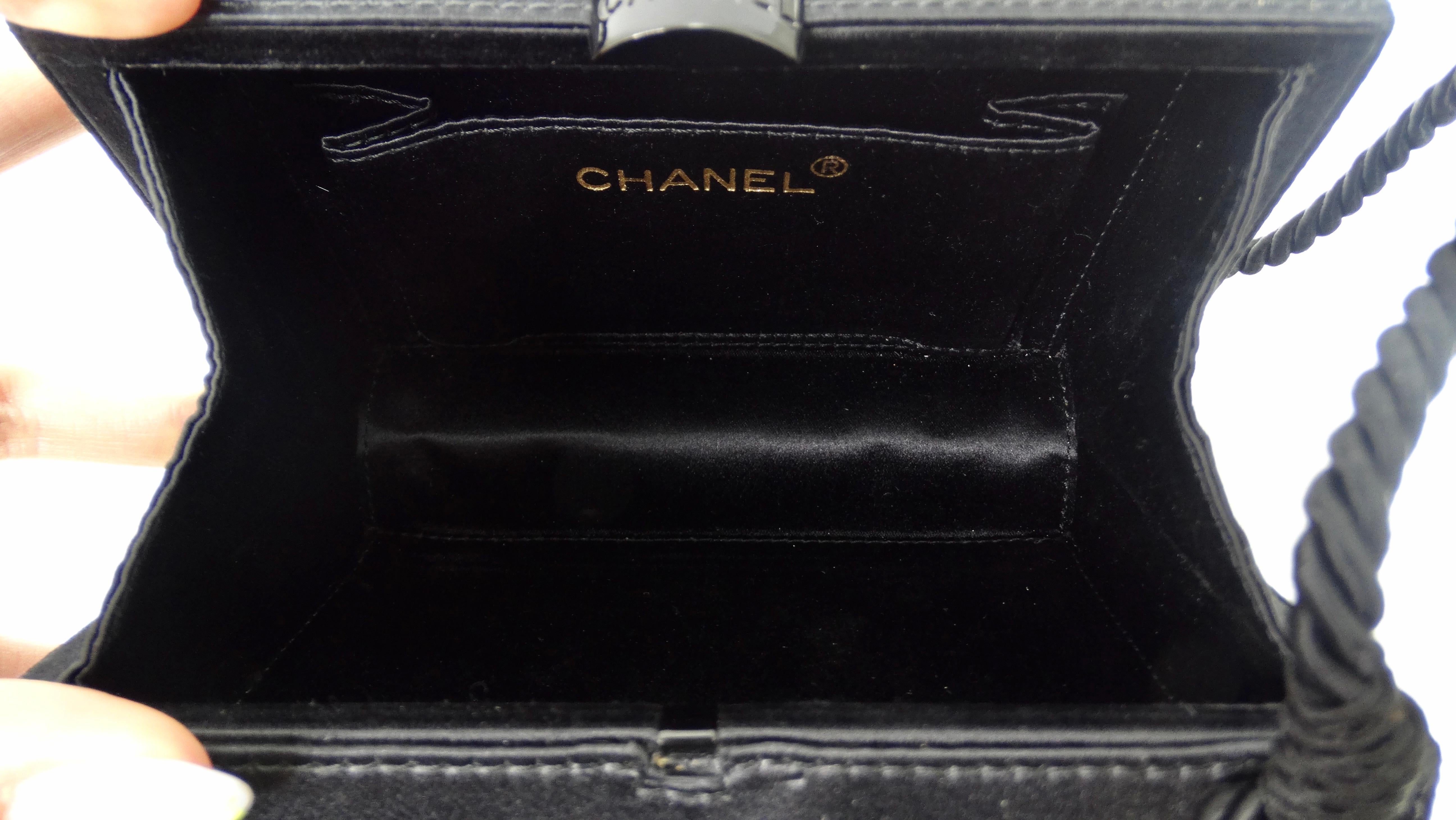 Chanel - Sac de soirée en perles noires  en vente 3