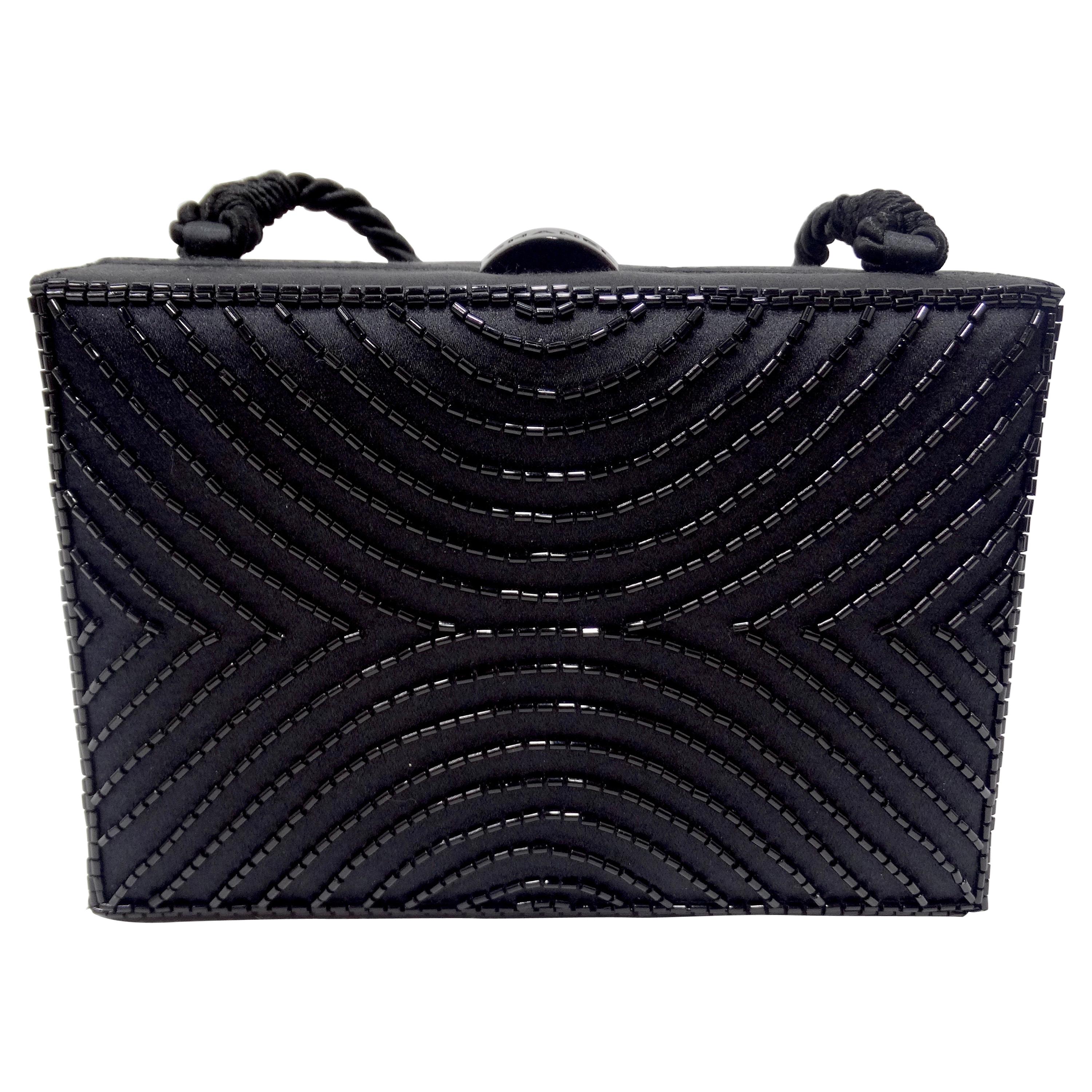 Chanel Chanel Schwarze Abendtasche mit Perlen 