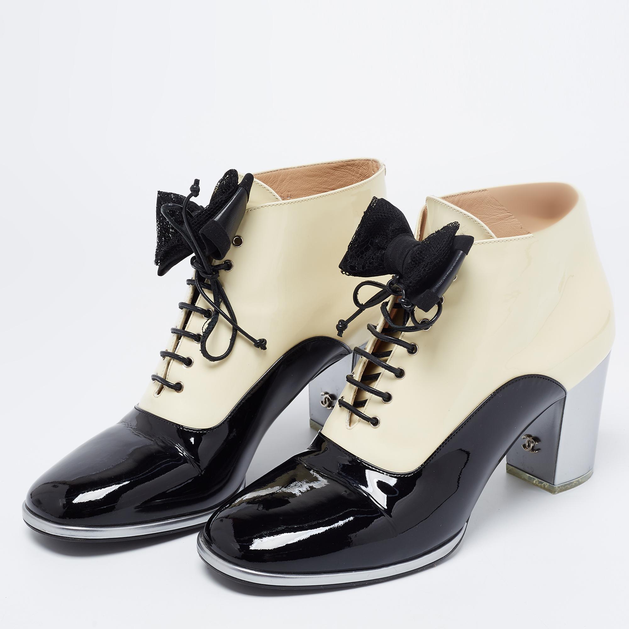 Chanel Black/Beige Patent Leather Bow Lace-Up Ankle Boots Size 40 3