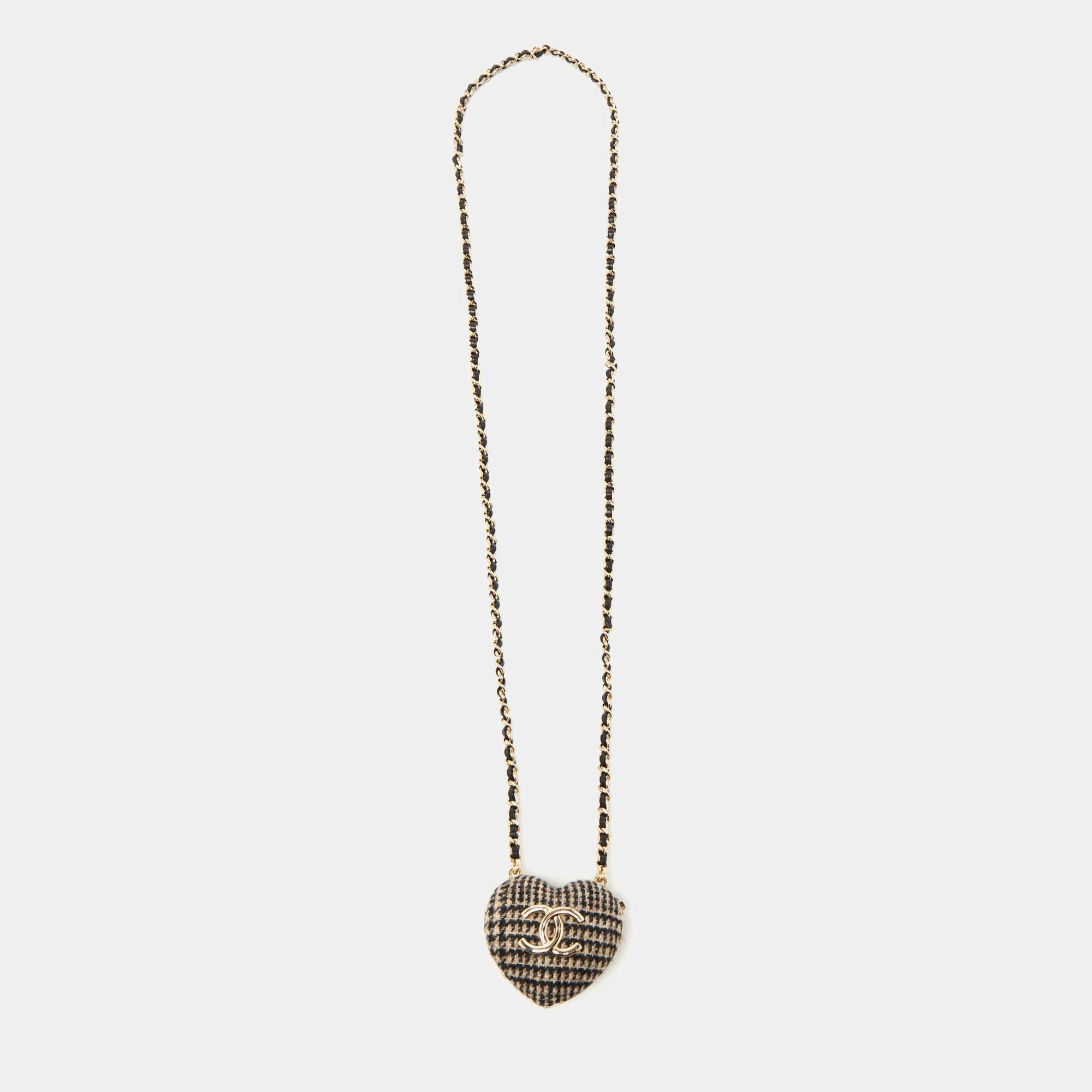 This necklace from Chanel imparts elegance through its distinctive design. It speaks of impeccable style and ultimate luxury. Flaunt your discerning fashion taste by buying this beauty today!

Includes: Original Box

