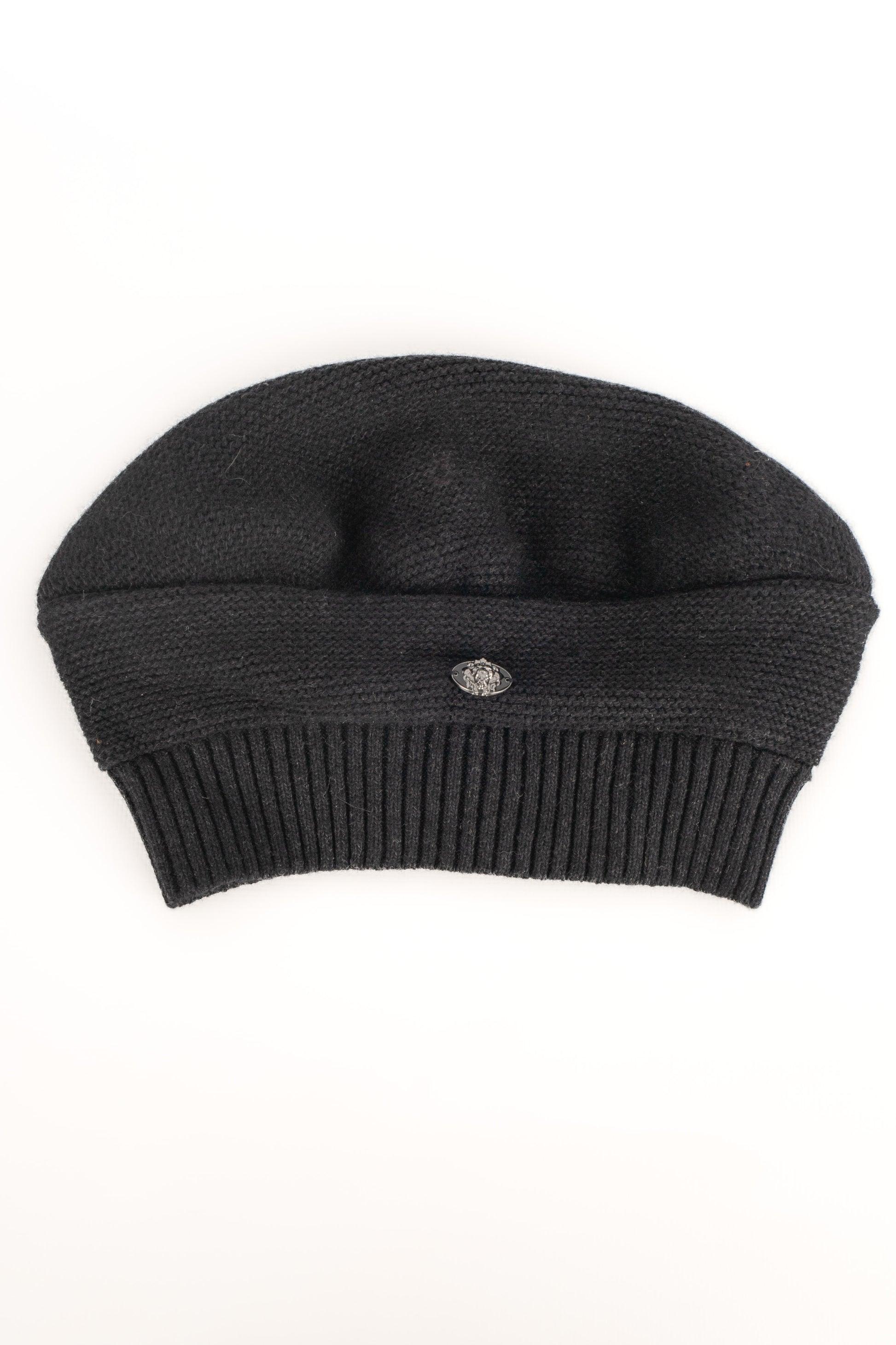 Brown Chanel Black Blended Cashmereberet Hat, 2008 For Sale