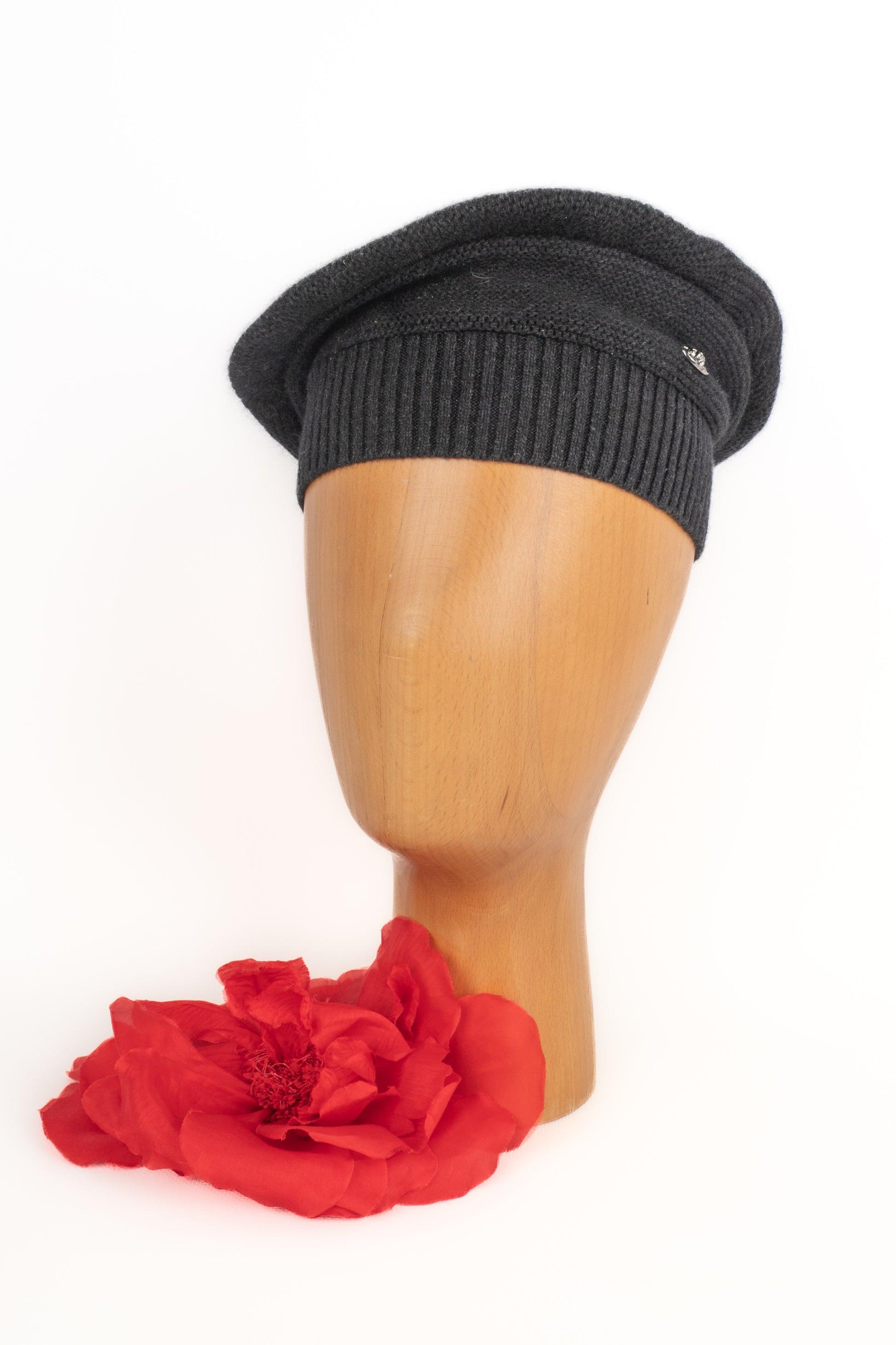 Chanel Black Blended Cashmereberet Hat, 2008 For Sale