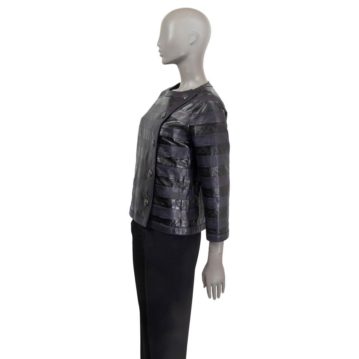 CHANEL - Veste en cuir stretch noire et bleue « METIER'S HAMBURG », 38 S, 2018 Pour femmes en vente