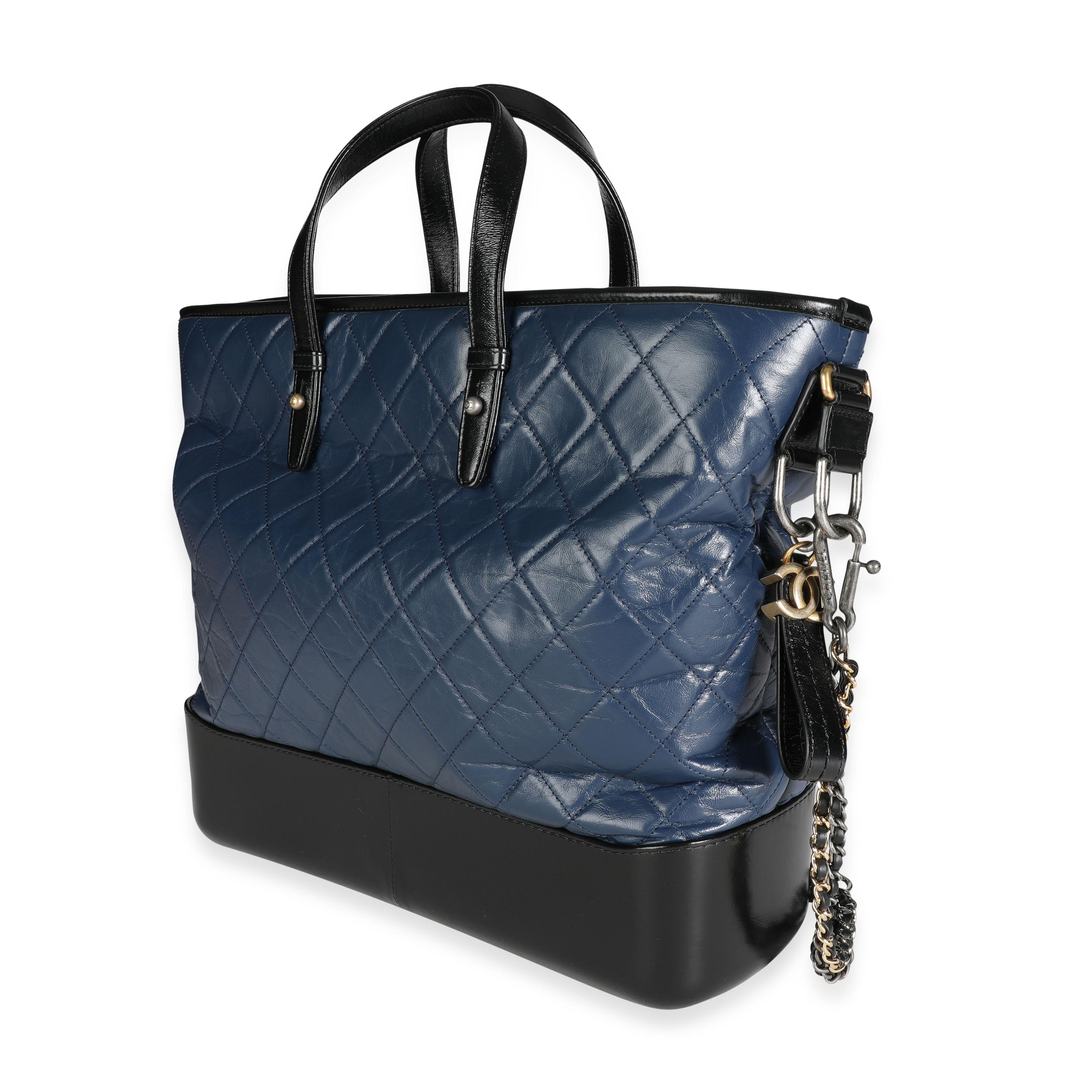 Chanel - Grand sac cabas Gabrielle en cuir de veau matelassé noir et bleu Excellent état - En vente à New York, NY