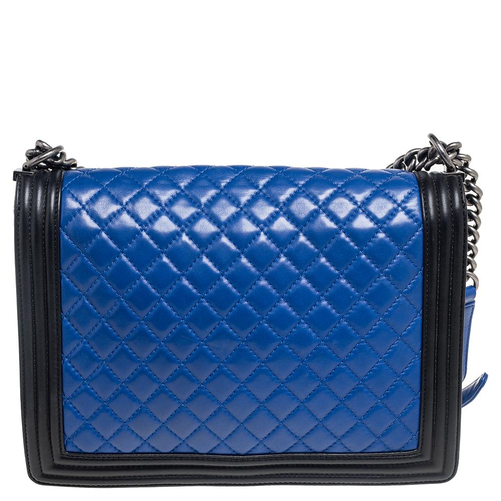 Chanel Black/Blue Quilted Leather Large Boy Flap Bag In Good Condition In Dubai, Al Qouz 2