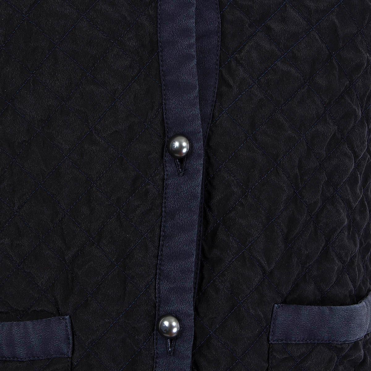 CHANEL black & blue silk 2015 QUILTE CREPE DE CHINE Jacket 36 XS For Sale 2