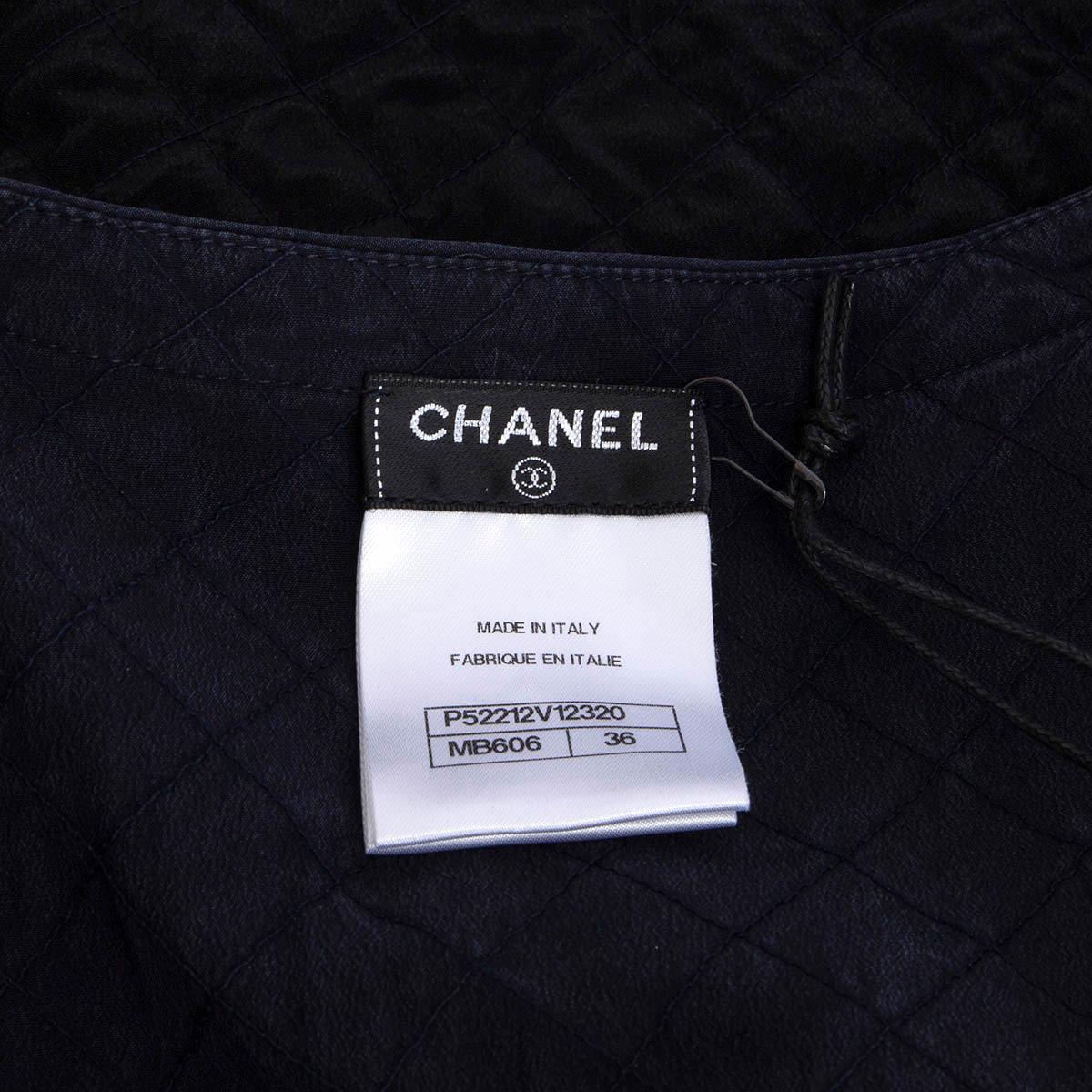 CHANEL black & blue silk 2015 QUILTE CREPE DE CHINE Jacket 36 XS For Sale 3