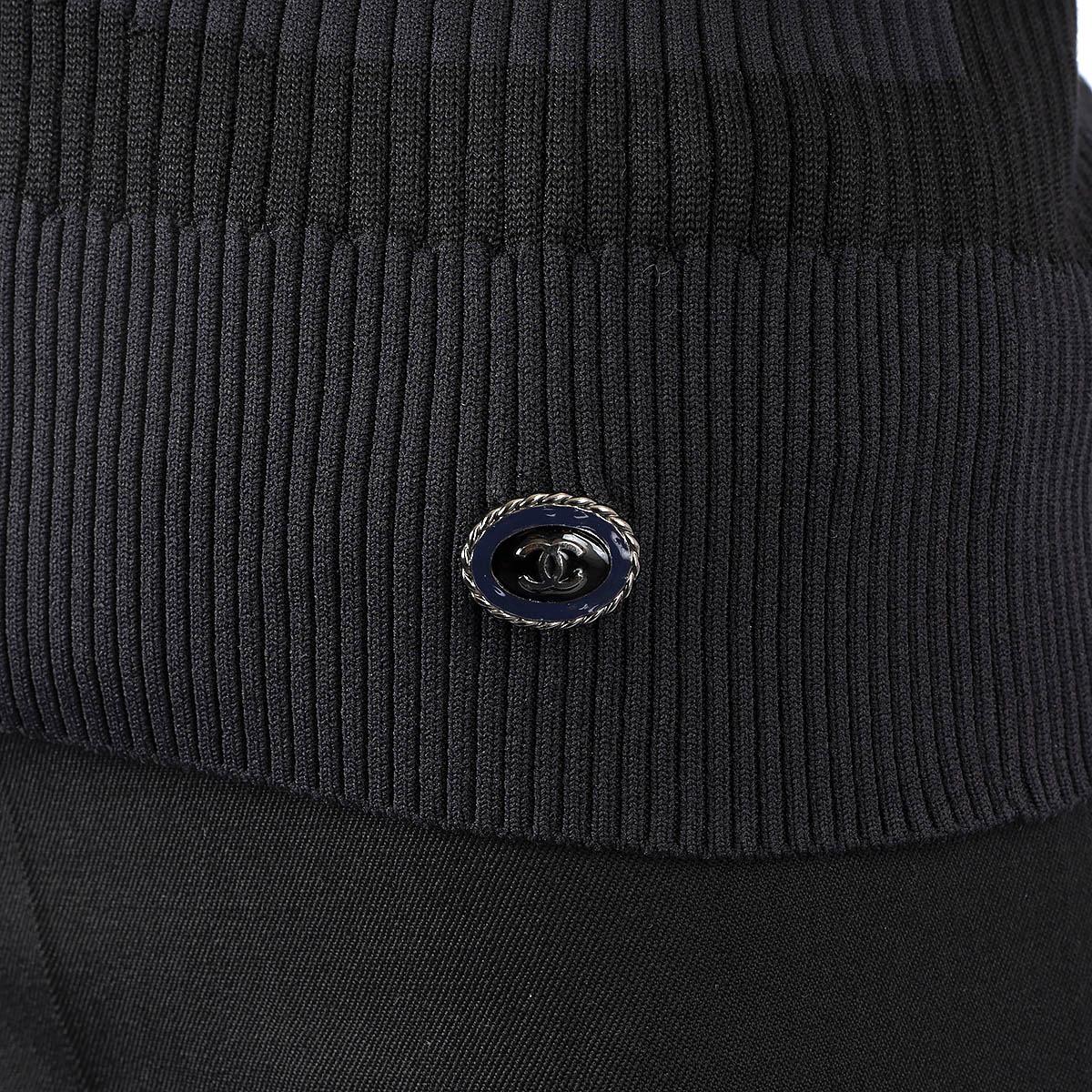 CHANEL black & blue silk 2019 19B CC RIB KNIT Sweater 36 XS For Sale 3