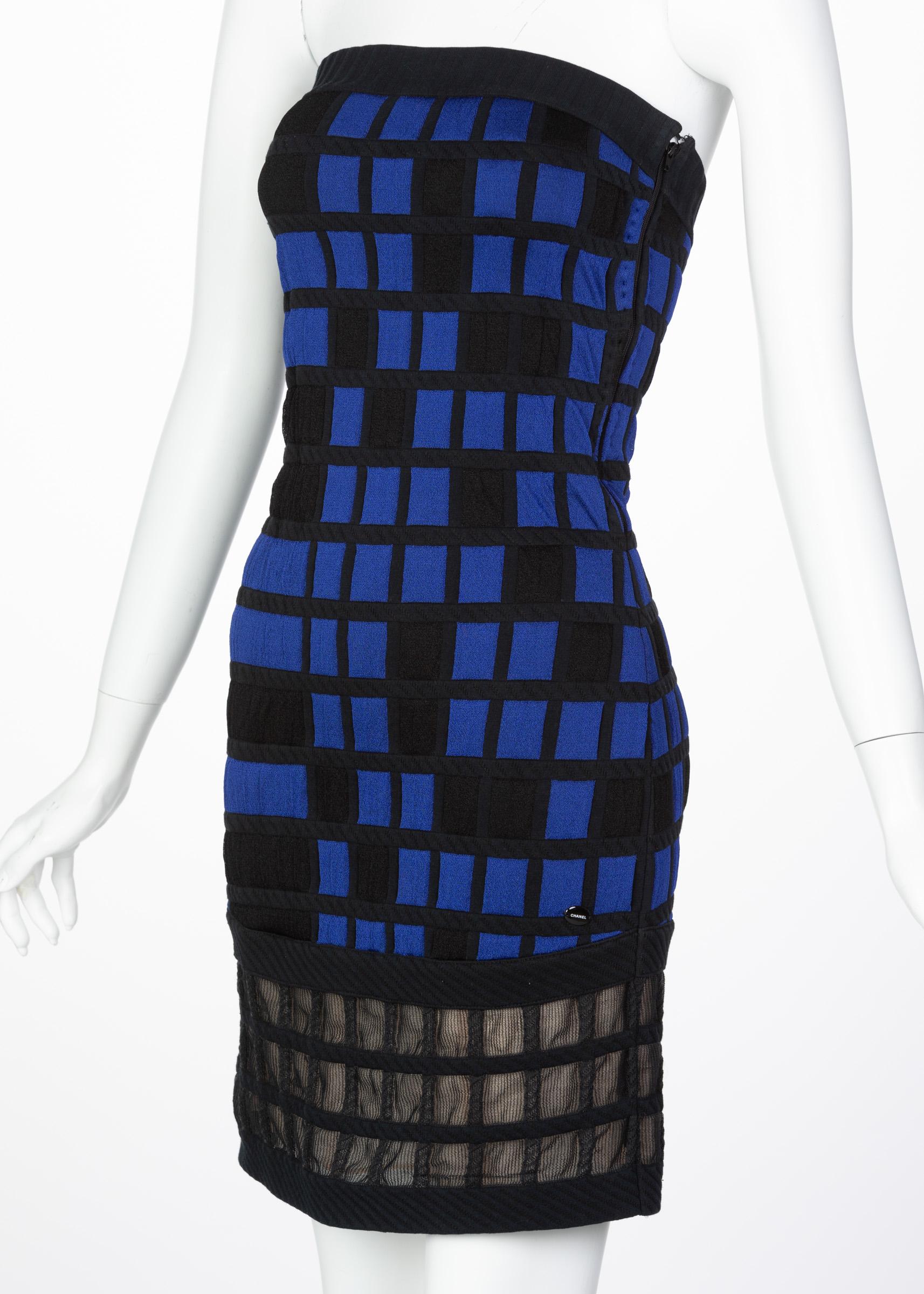 Mini vestido sin tirantes Chanel Negro Azul Pasarela, 2013 en Excelente estado para la venta en Boca Raton, FL