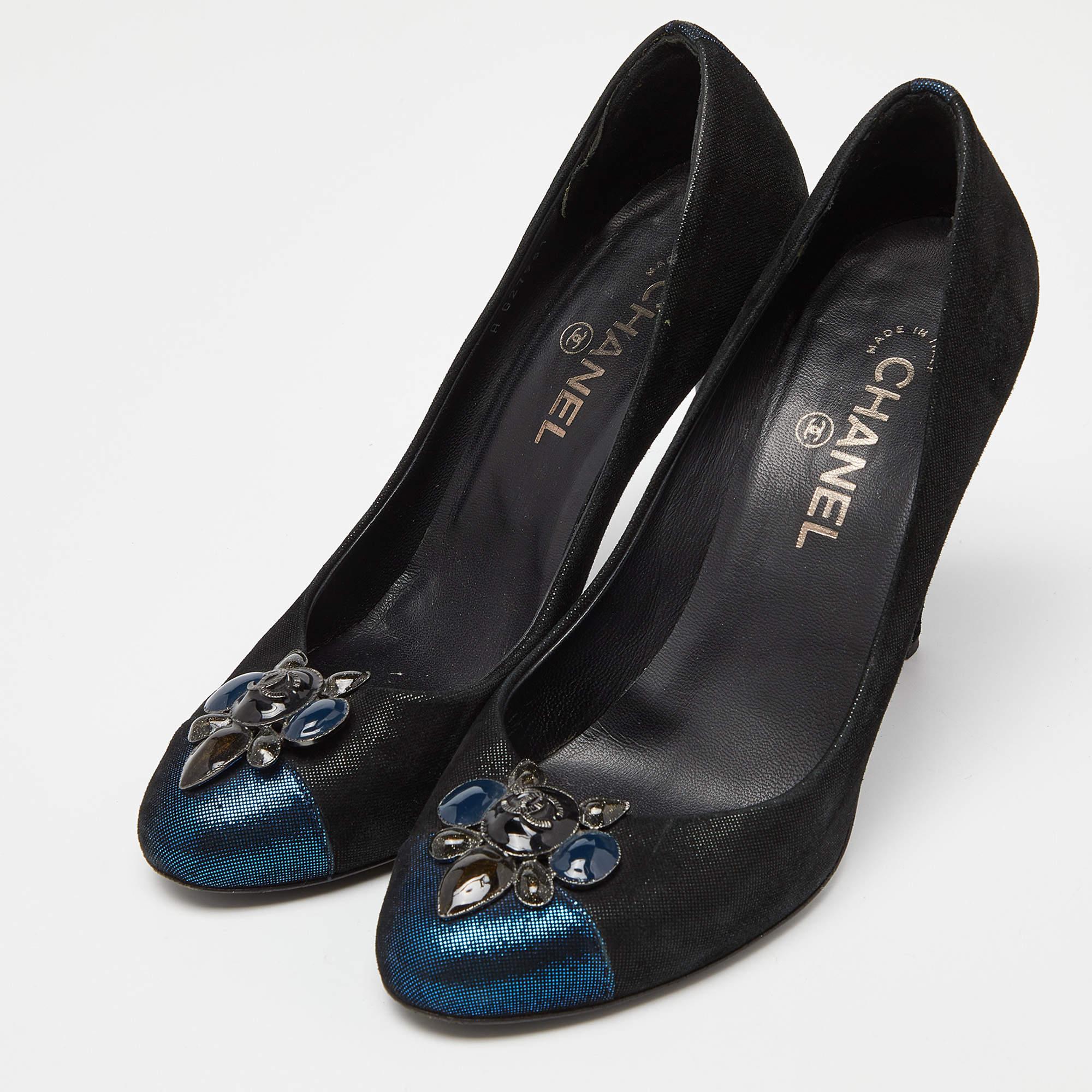 Women's Chanel Black/Blue Suede Embellished CC Cap Toe Pumps Size 39.5