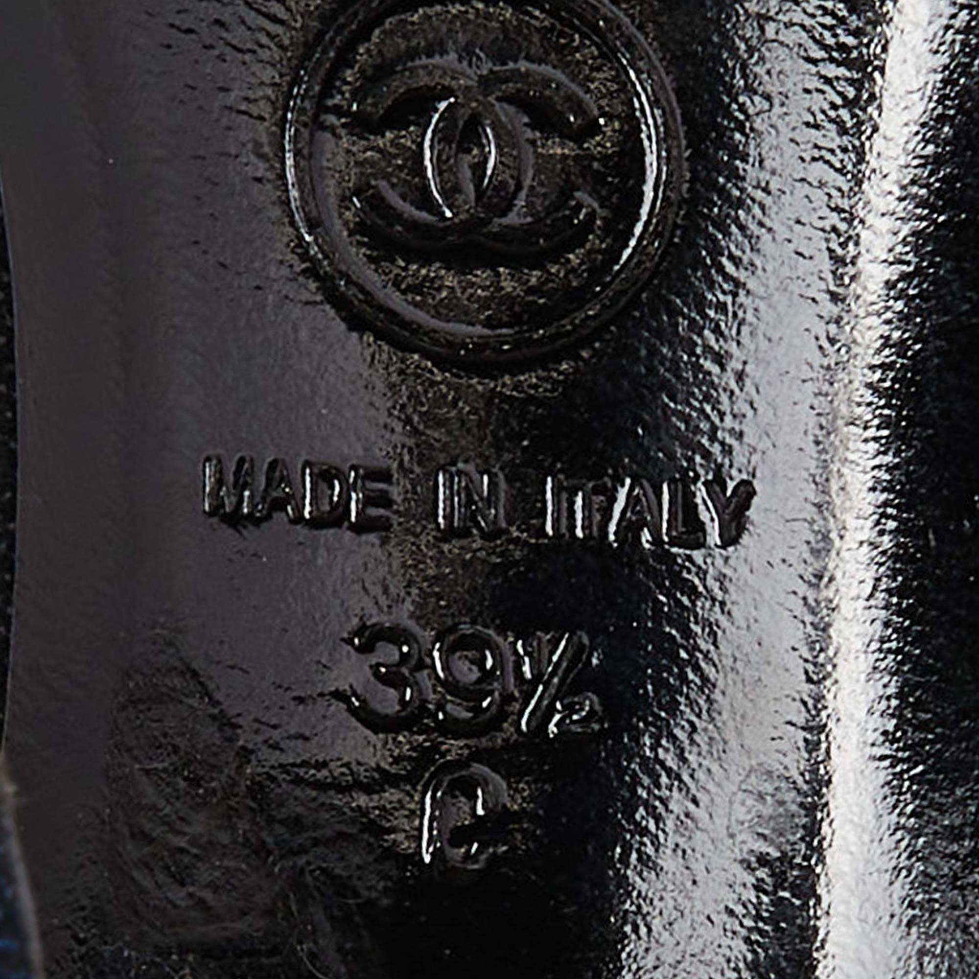 Chanel Black/Blue Suede Embellished CC Cap Toe Pumps Size 39.5 For Sale 1
