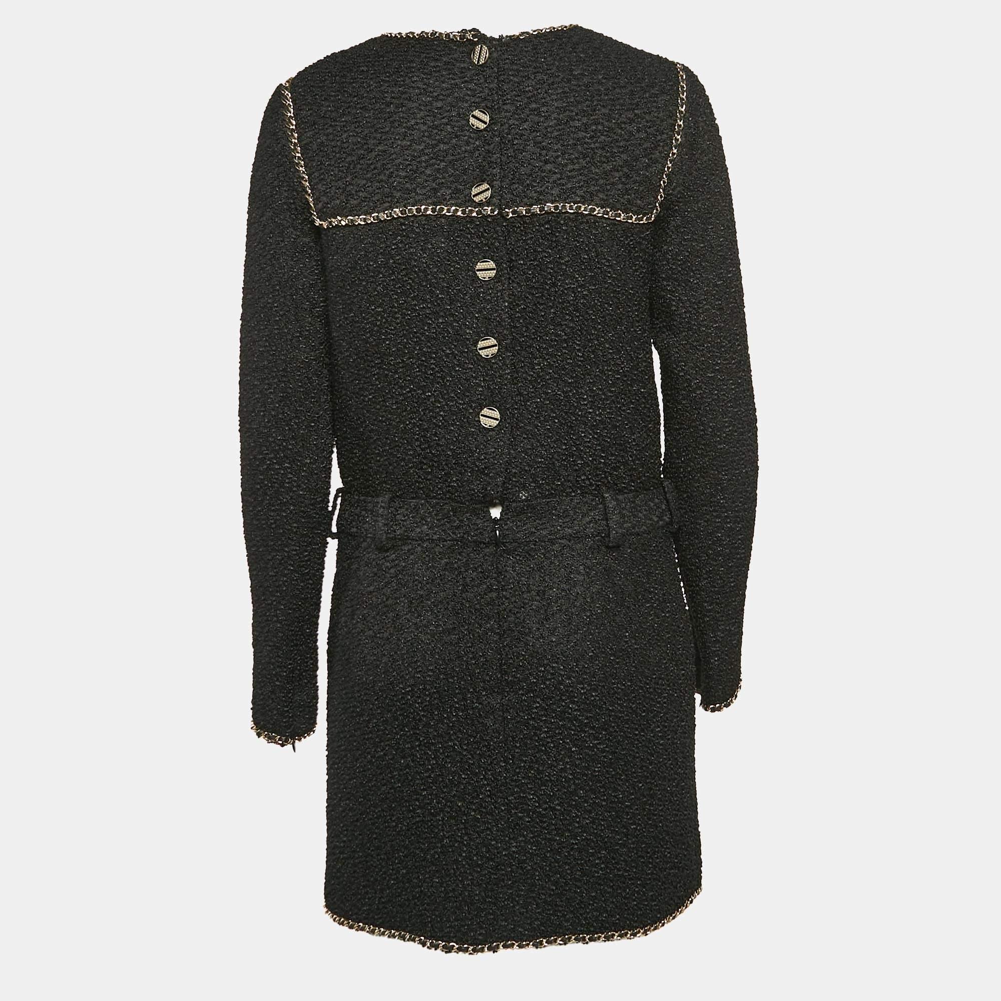 This dress designed by Chanel is here to a dash of panache to your ensemble. It is stitched using comfortable  good quality fabric and flaunts an attractive silhouette.