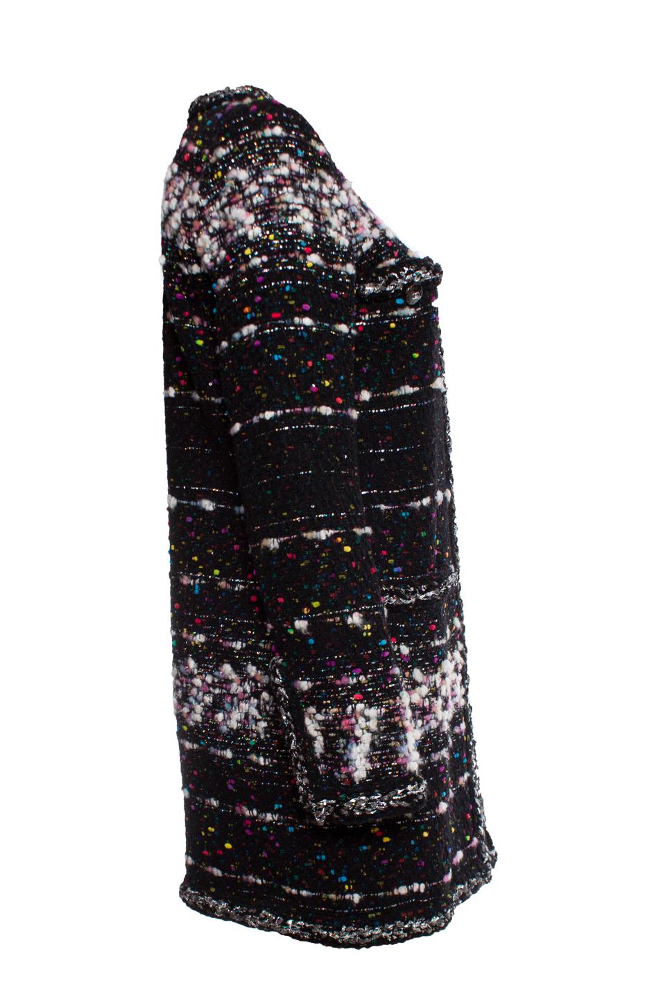 Nero Chanel, cappotto in bouclè nero con trama multicolore in vendita