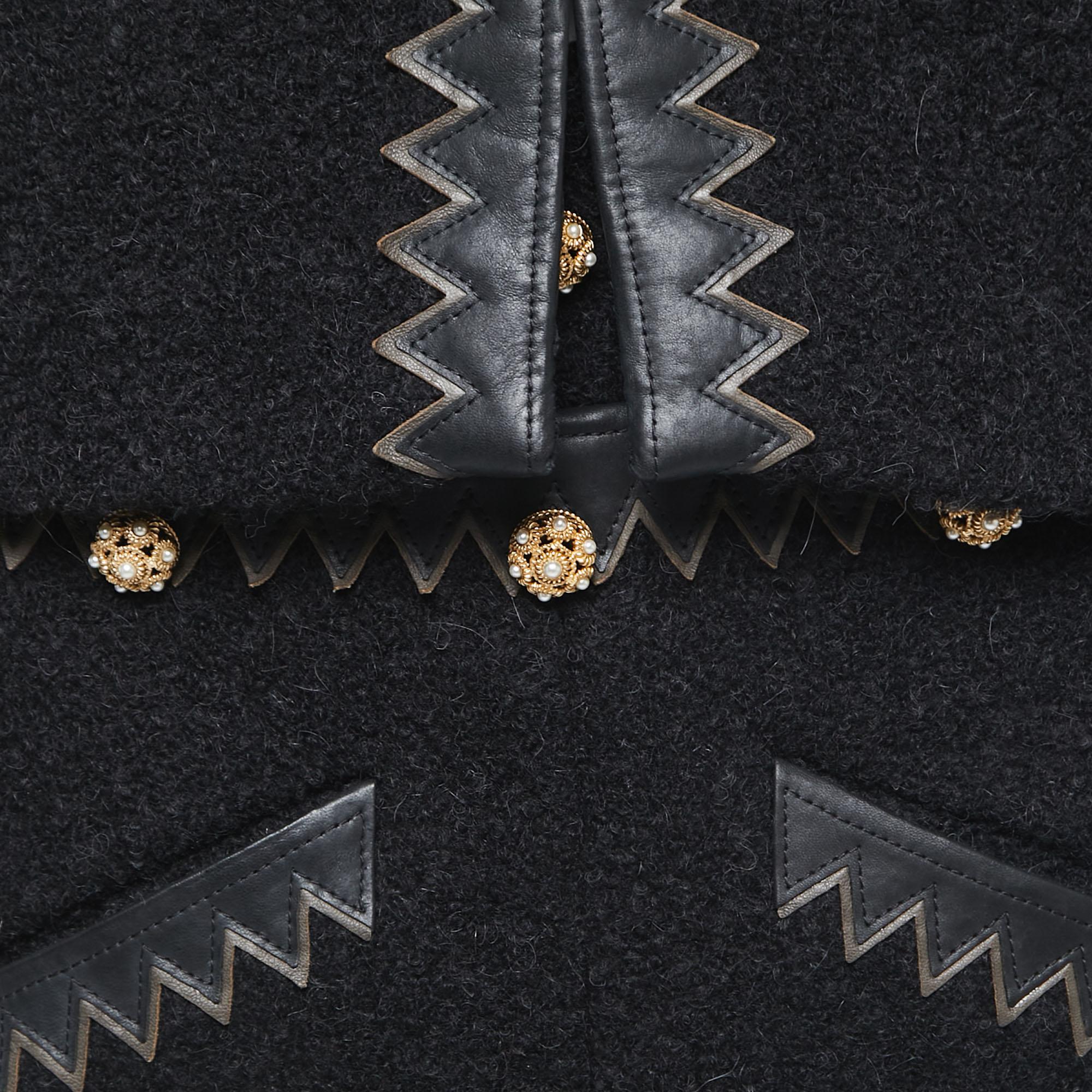 Chanel Black Boucle Wool Leather Trimmed Salzburg Skirt Suit  In Good Condition In Dubai, Al Qouz 2