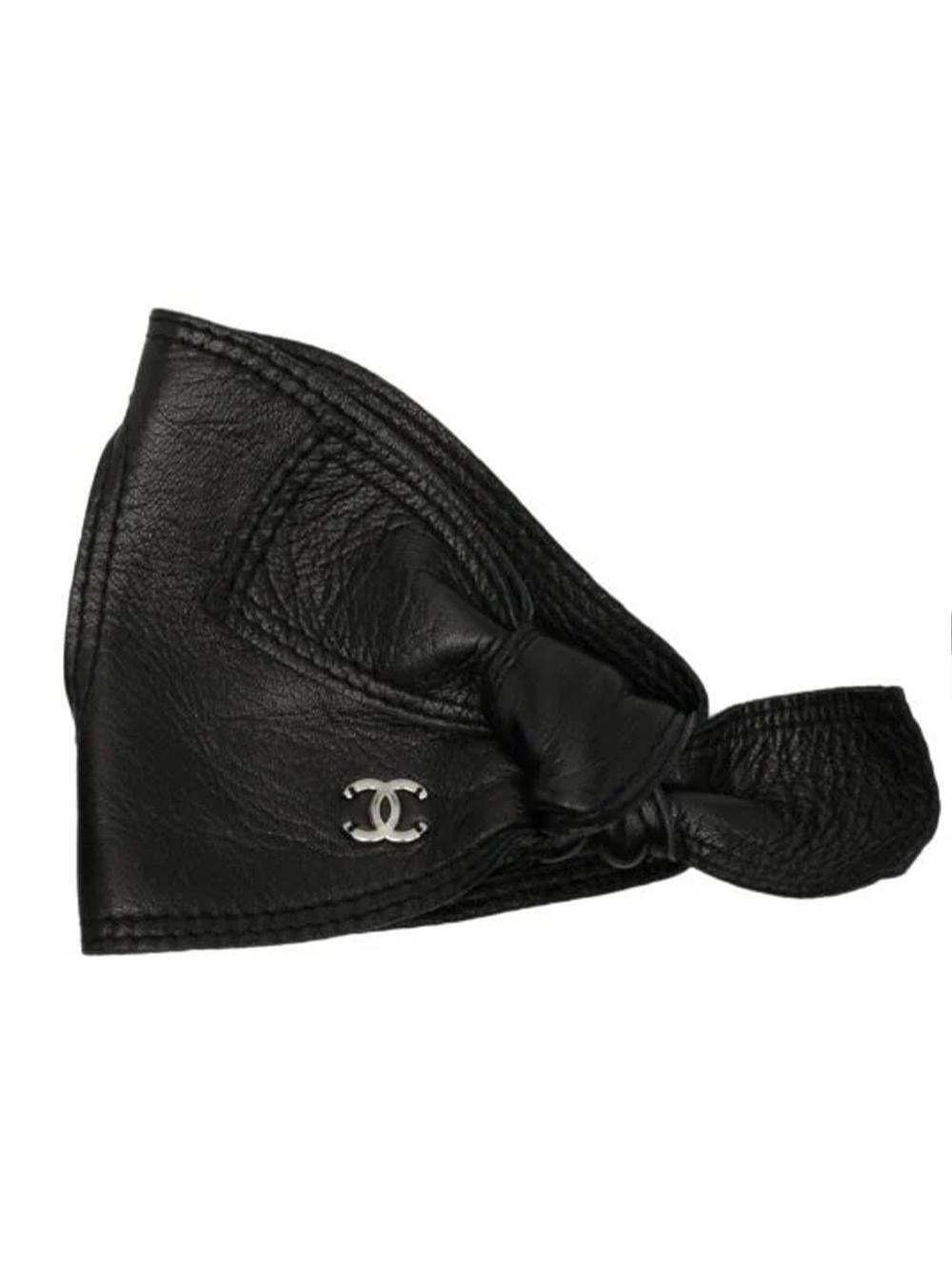 Chanel Black Bow Fingerless Gloves  In Excellent Condition In London, GB