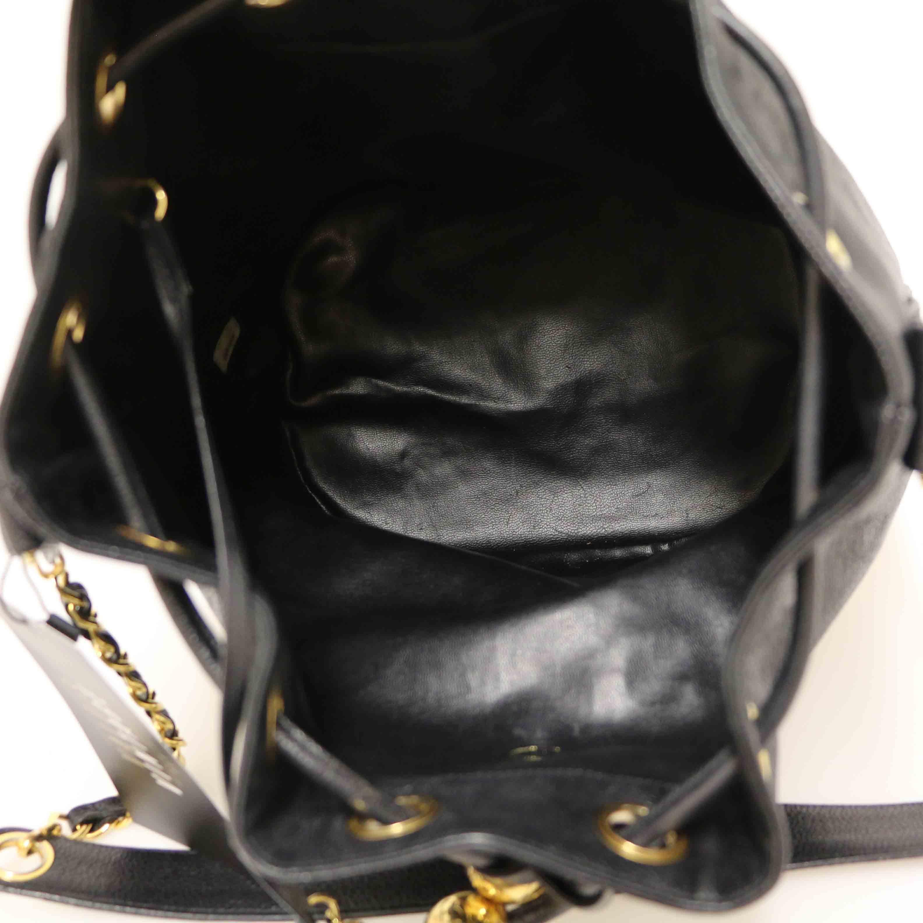 Chanel Black Bucket Bag In Caviar Leather For Sale 5