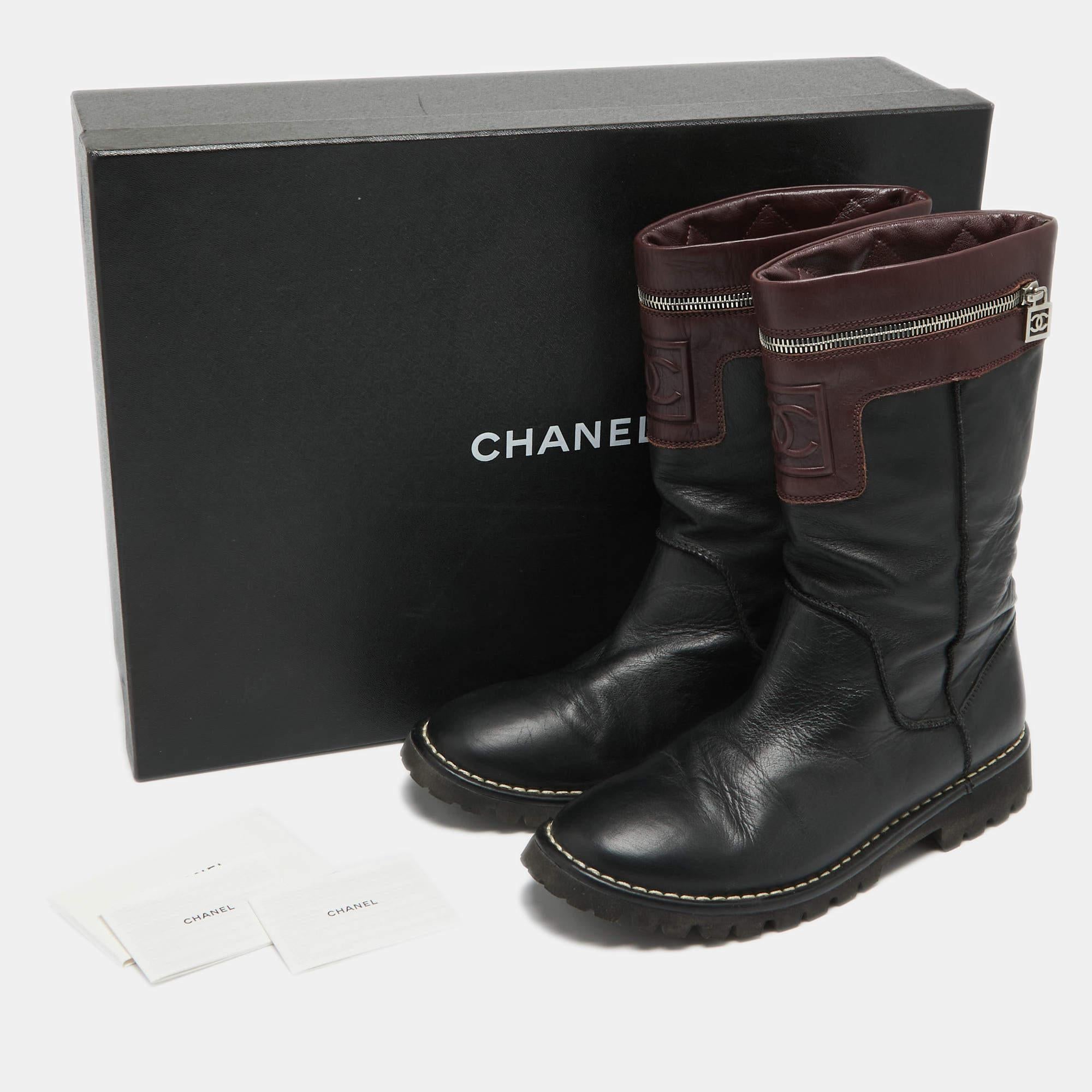 Chanel Schwarz/Burgundy Leder CC Mid Calf Stiefel Größe 39.5 im Angebot 4