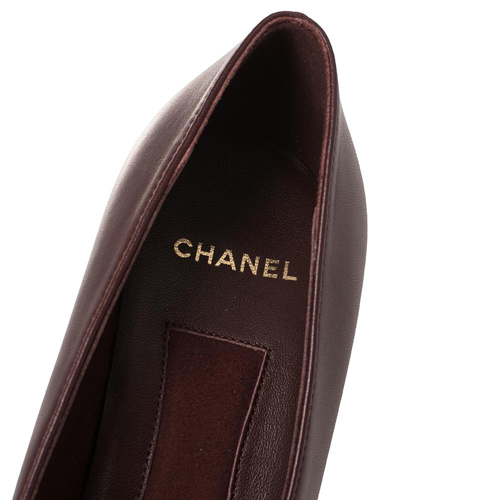 Chanel Black/Burgundy Leather CC Pearl Embellished Heel Pumps Size 36.5 2