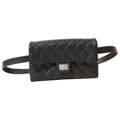 Chanel Schwarzes Kalbsleder 2.55 Reissue Uniform Gürteltasche