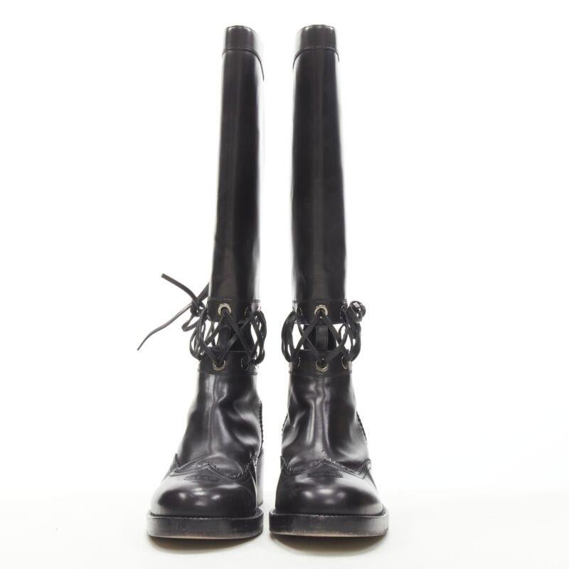 CHANEL black calfskin cross stitch cut out CC toe cap block heel boot EU38.5 In Good Condition For Sale In Hong Kong, NT