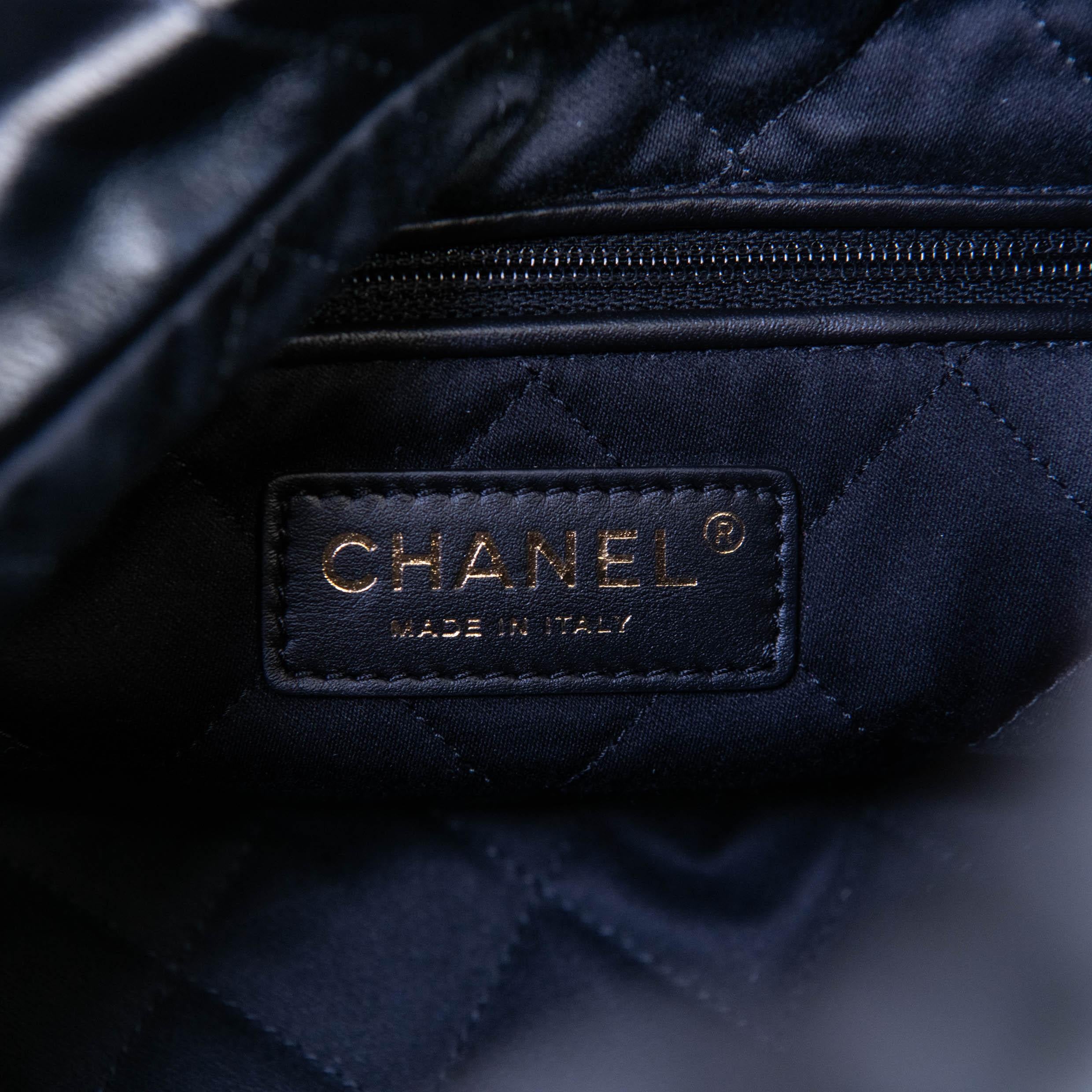 Chanel Black Calfskin Drawstring Chanel 22 Bag Medium Matching Pouch 5