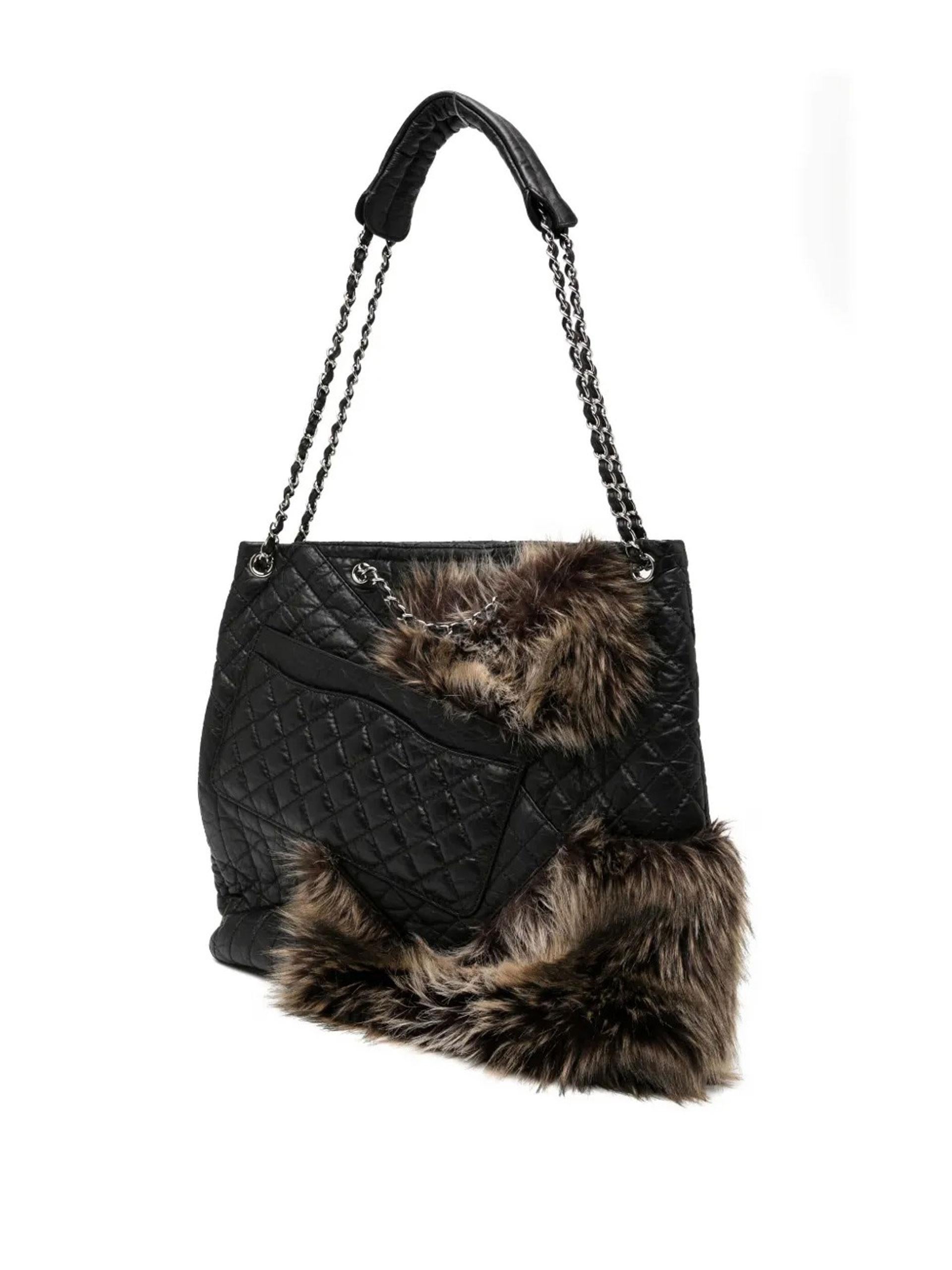 Noir Chanel Black Calfskin Leather Faux Fur Spring Shoulder Tote Bag en vente
