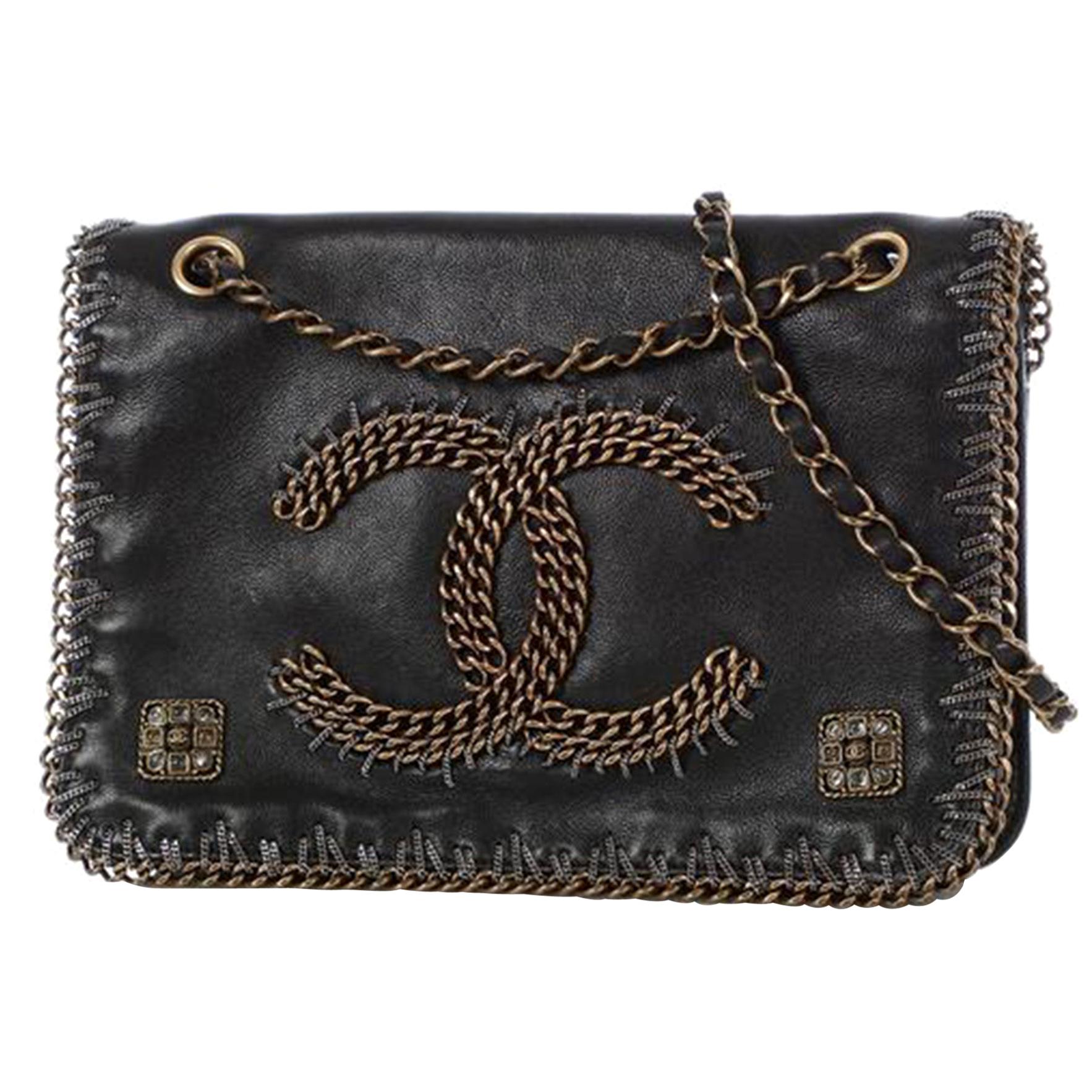 Women's or Men's Chanel Black Calfskin Paris-Byzance Metiers d'Art Collection Cross Body Bag For Sale