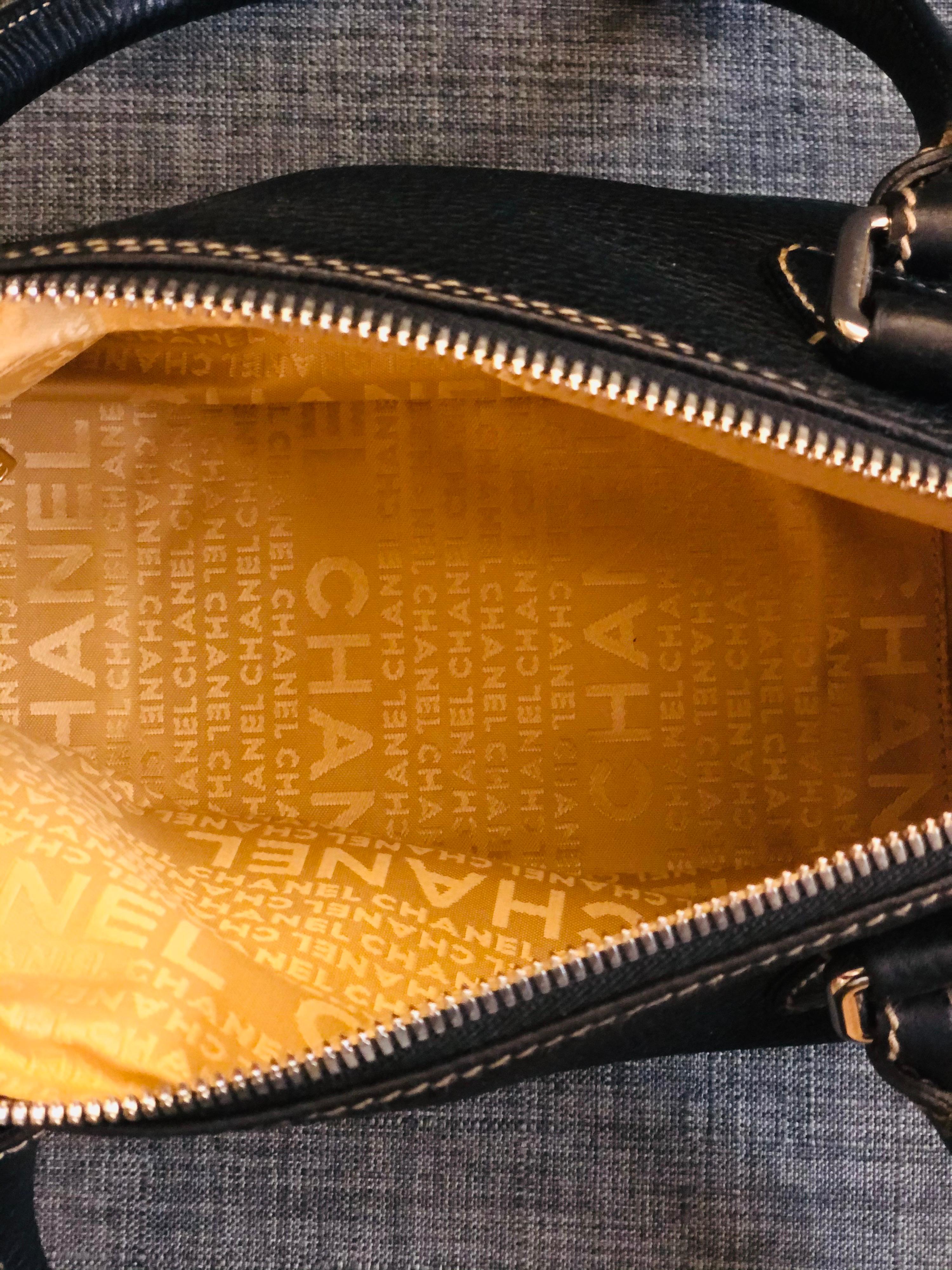 Chanel Black Calfskin Tassel Handbag  In New Condition In Sheung Wan, HK