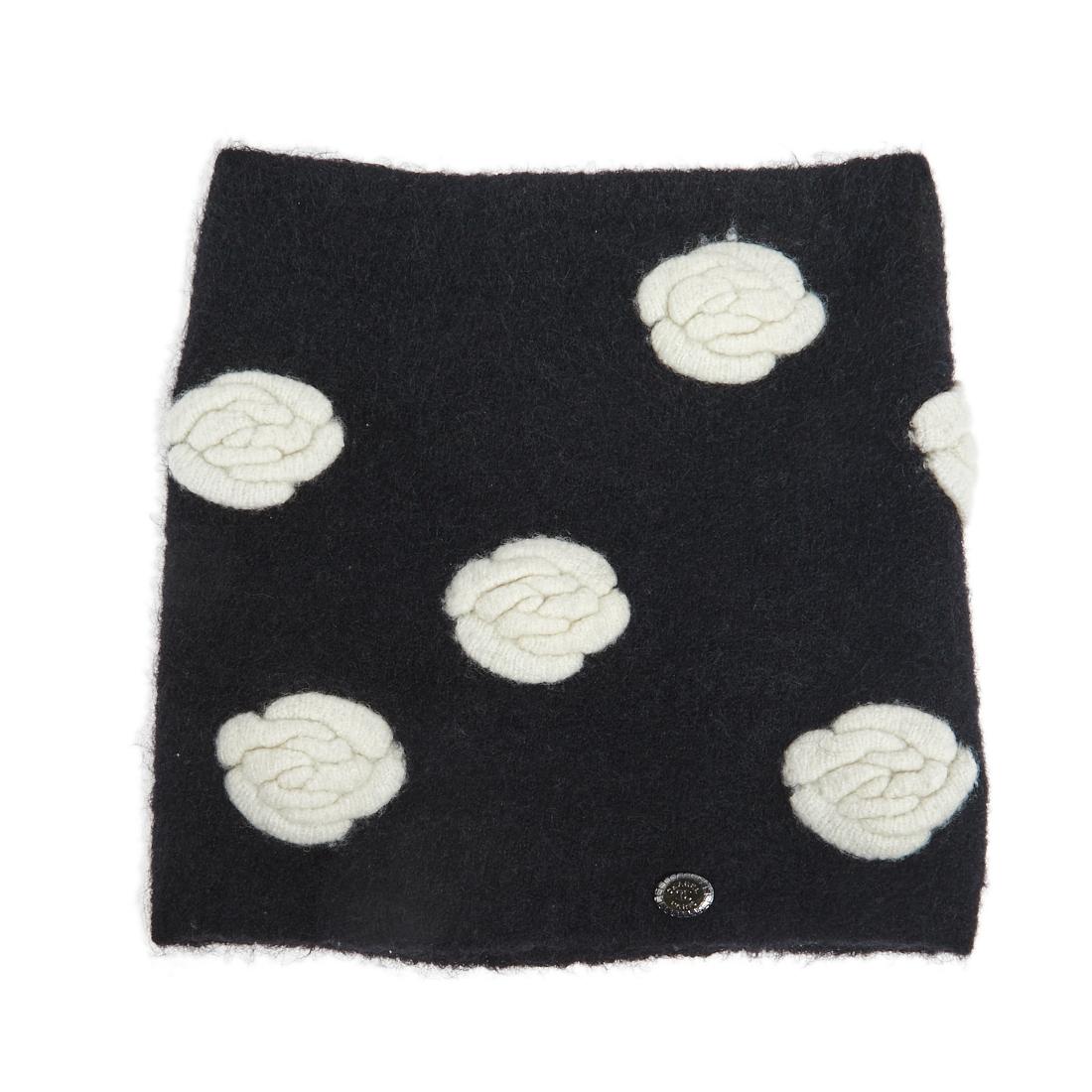 chanel neck warmer