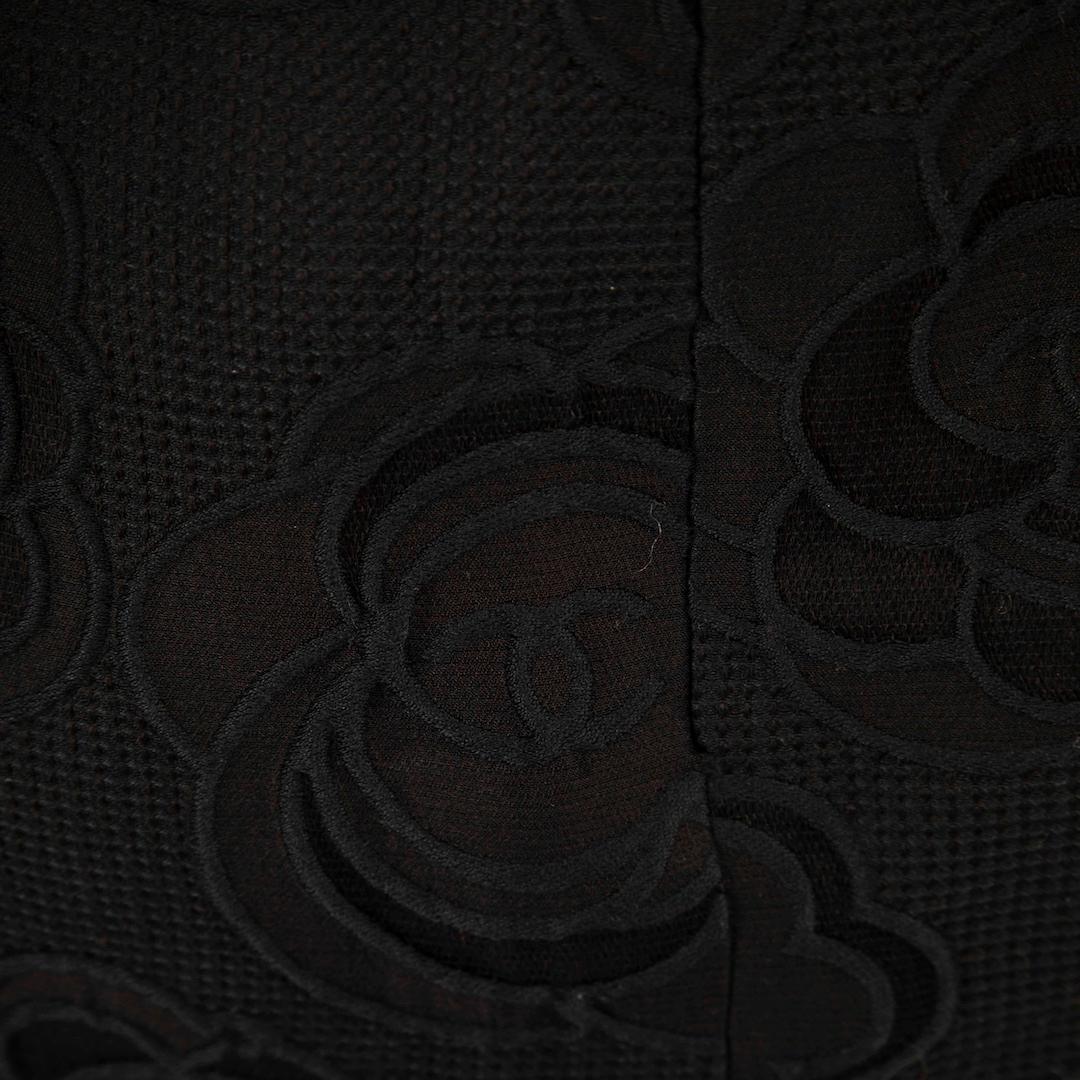 Women's Chanel Black Camelia Embroidered Skirt Size M For Sale