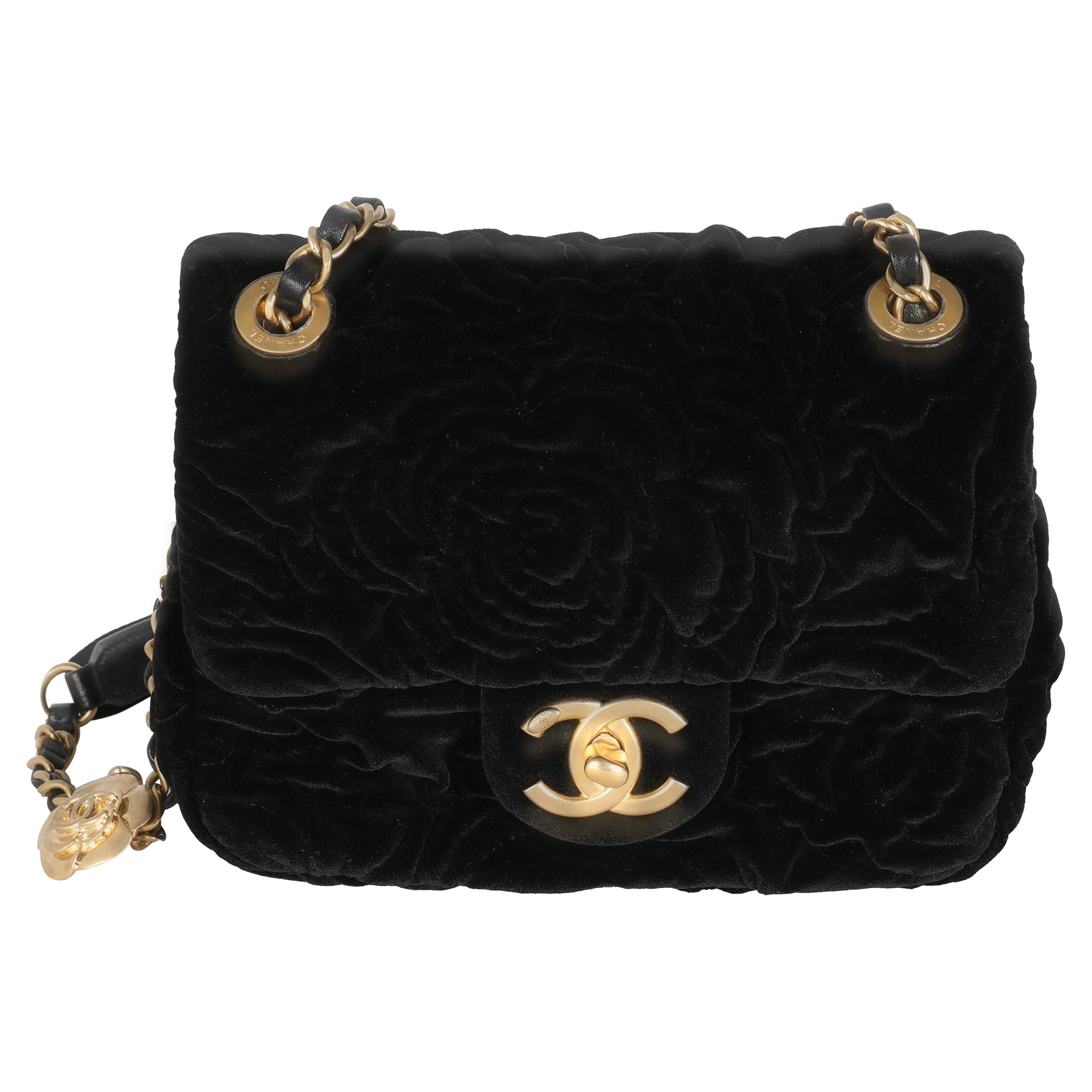 Chanel Schwarz Kamelie geprägter Samt Mini Square Flap Tasche