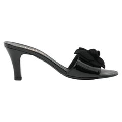 Sandali con cinturino a scivolo Chanel Black Camellia