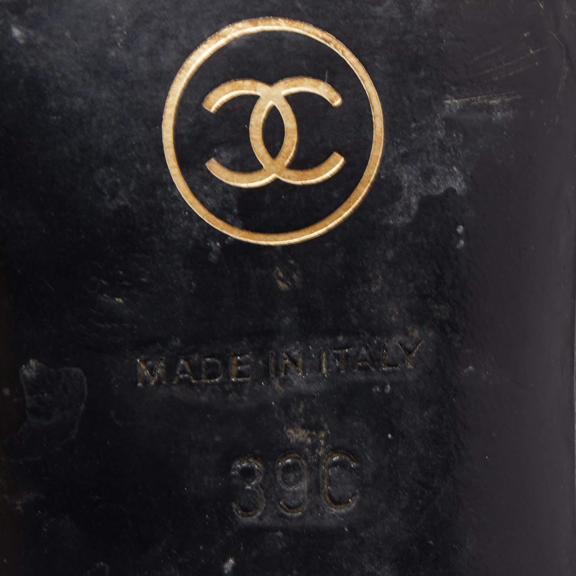 Chanel Schwarze CC Cap Toe-Stiefeletten aus Segeltuch und Leder  im Angebot 5