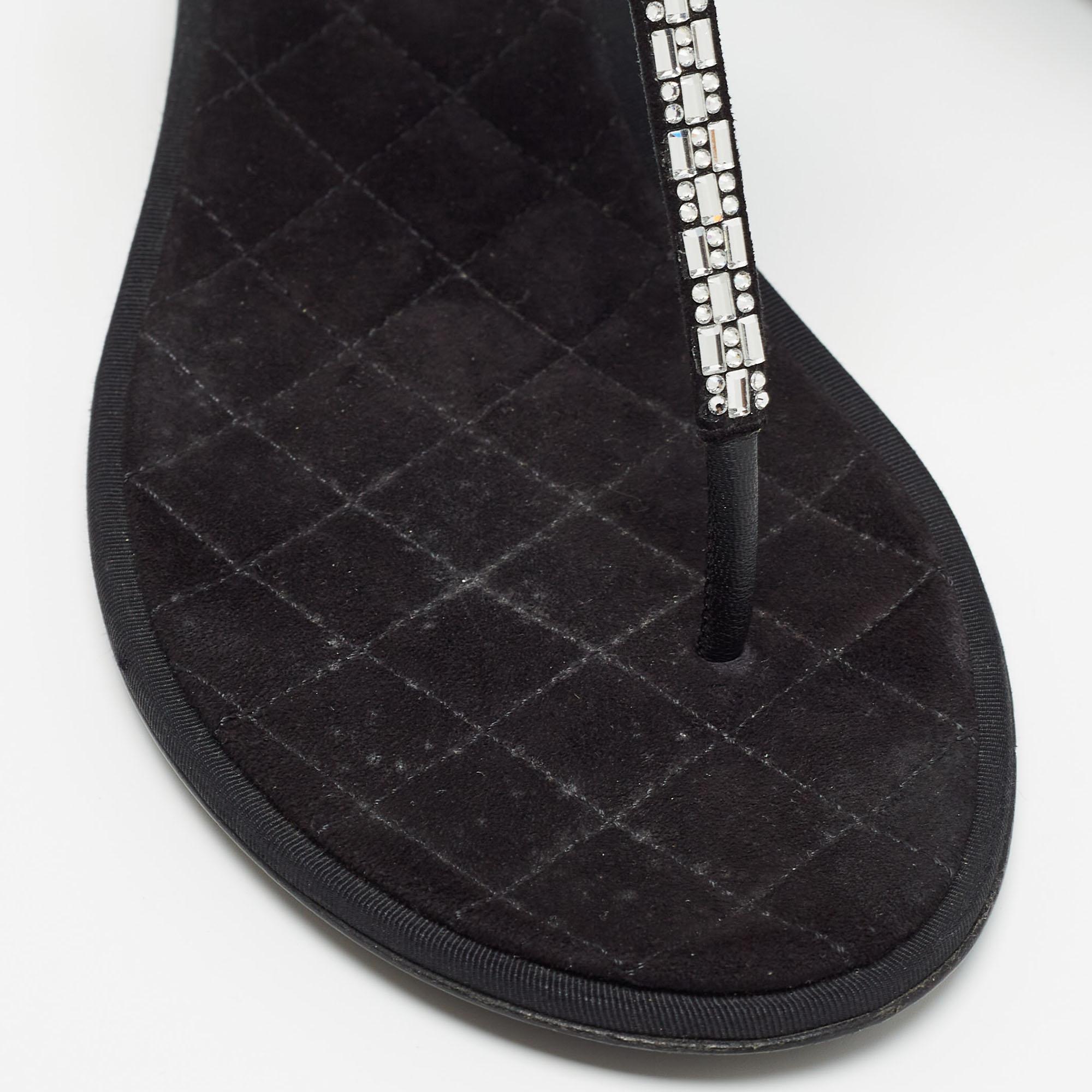 Chanel Schwarze flache Sandalen aus Segeltuch mit Schleife und Slingback aus Segeltuch Größe 38,5 im Zustand „Gut“ im Angebot in Dubai, Al Qouz 2