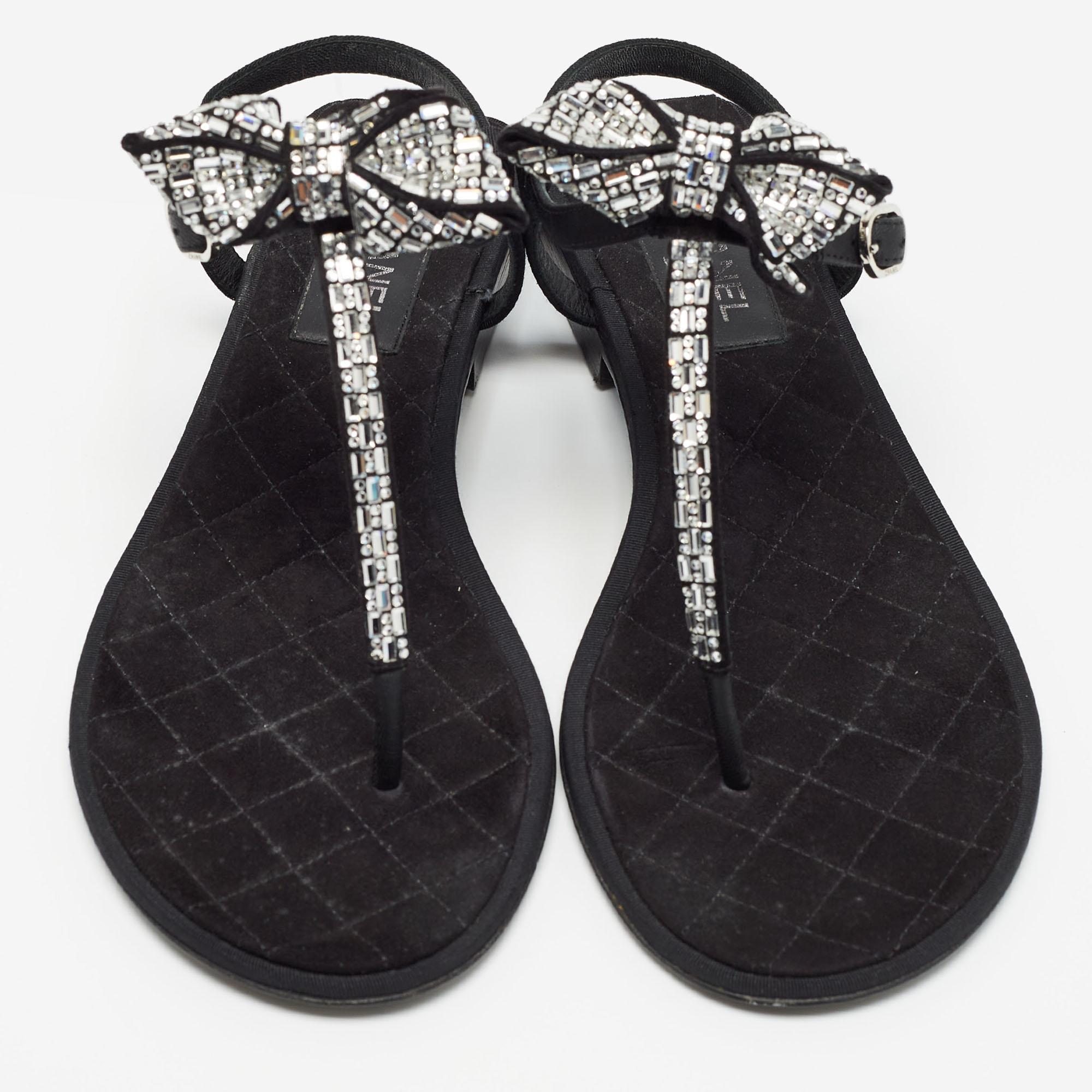 Chanel Black Canvas Embellished Bow Slingback Flat Sandals Size 38.5 For Sale 1