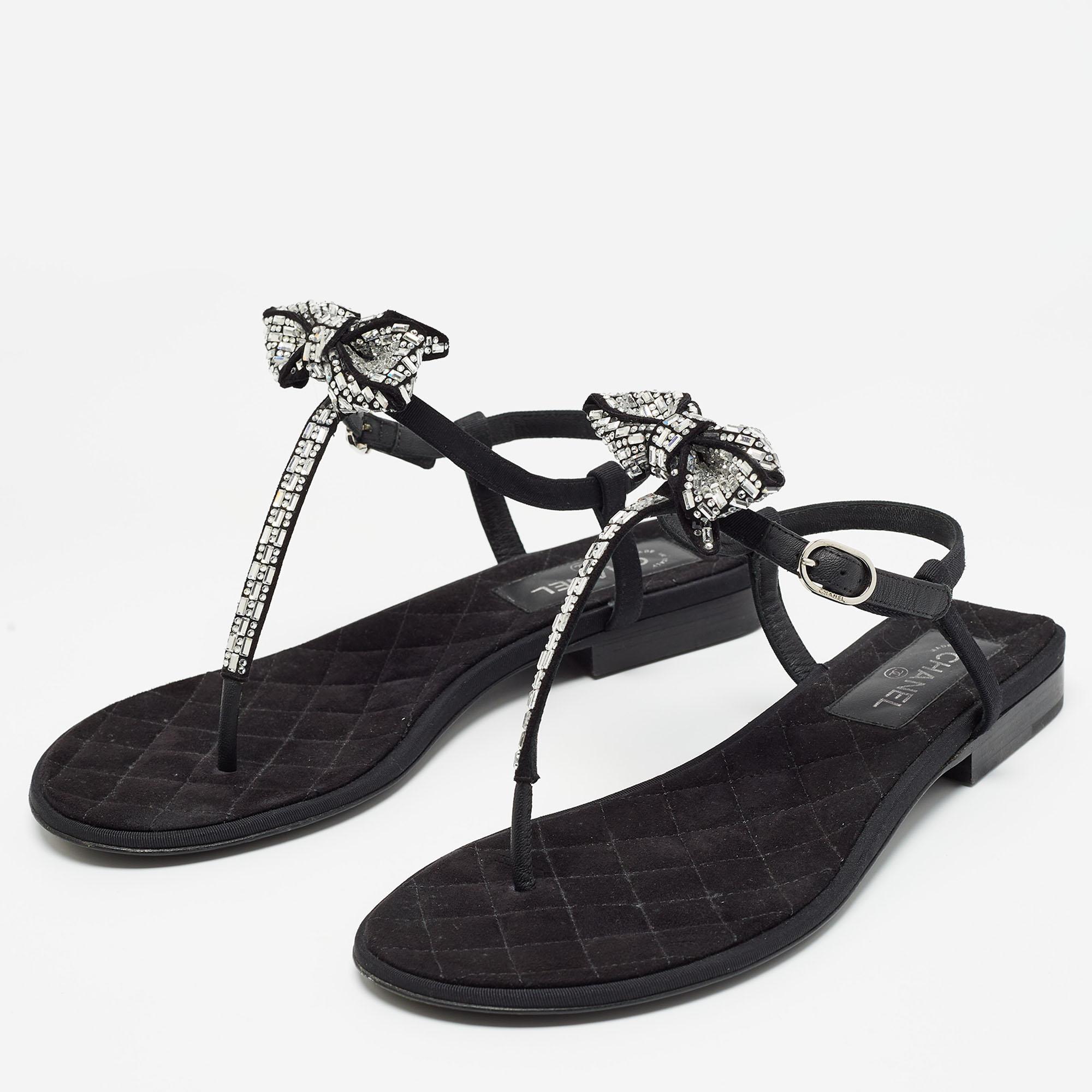 Chanel Black Canvas Embellished Bow Slingback Flat Sandals Size 38.5 For Sale 2