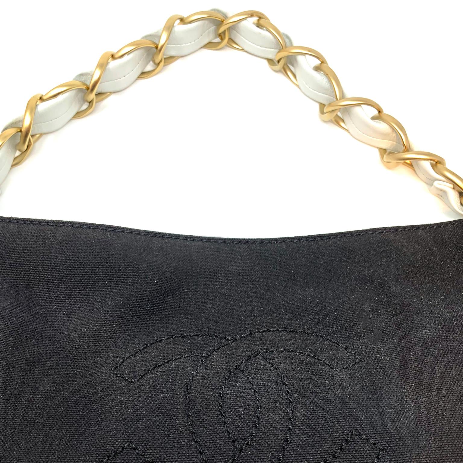 Chanel Black Canvas Shoulder bag For Sale 5
