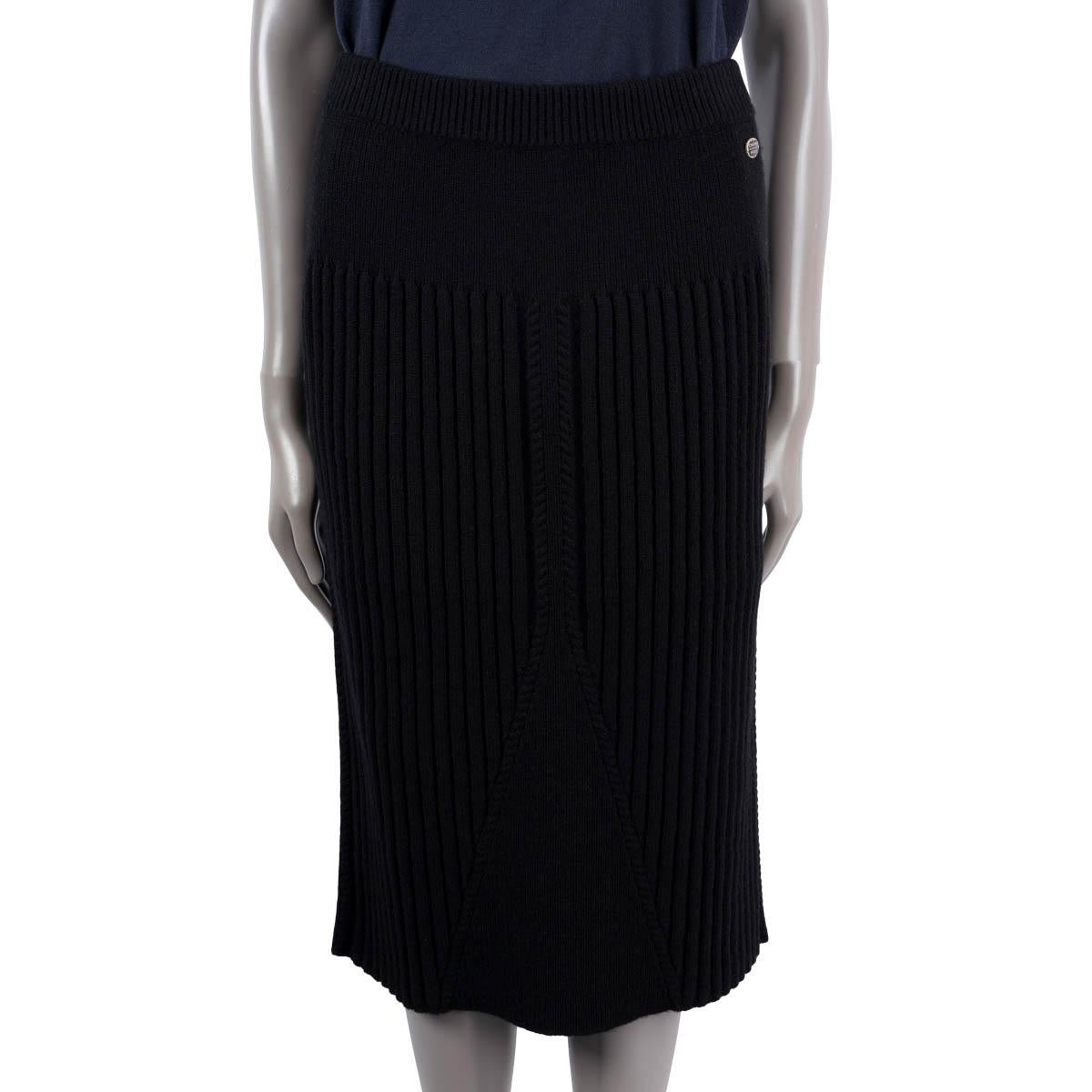 Women's CHANEL black cashmere 2016 16B RIB-KNIT Skirt 40 M For Sale