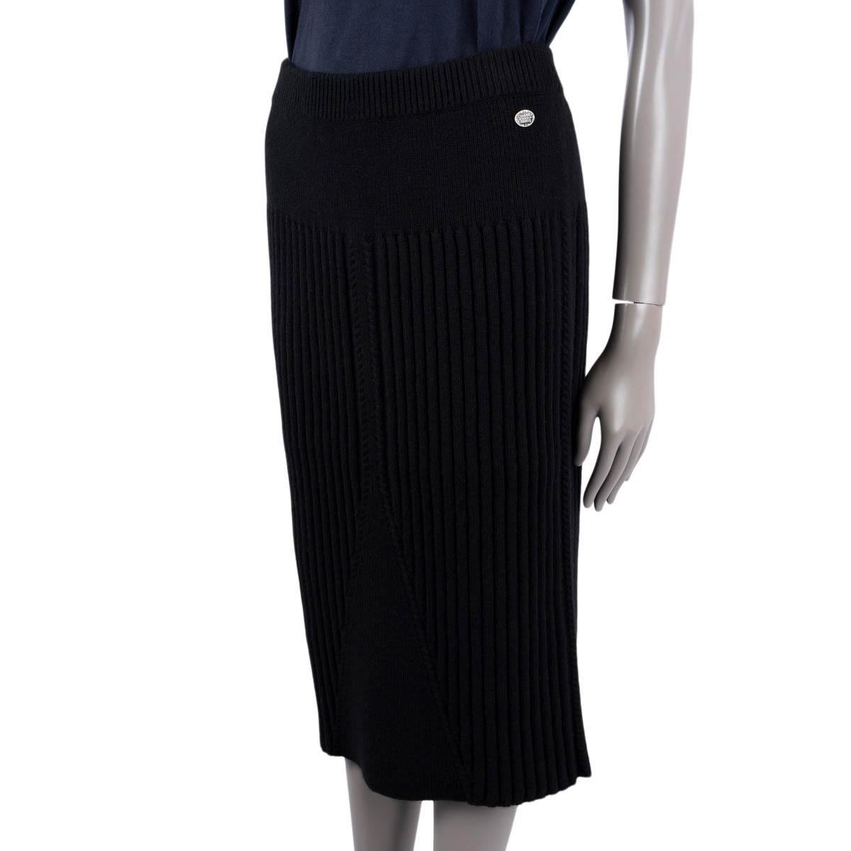 CHANEL black cashmere 2016 16B RIB-KNIT Skirt 40 M For Sale 1