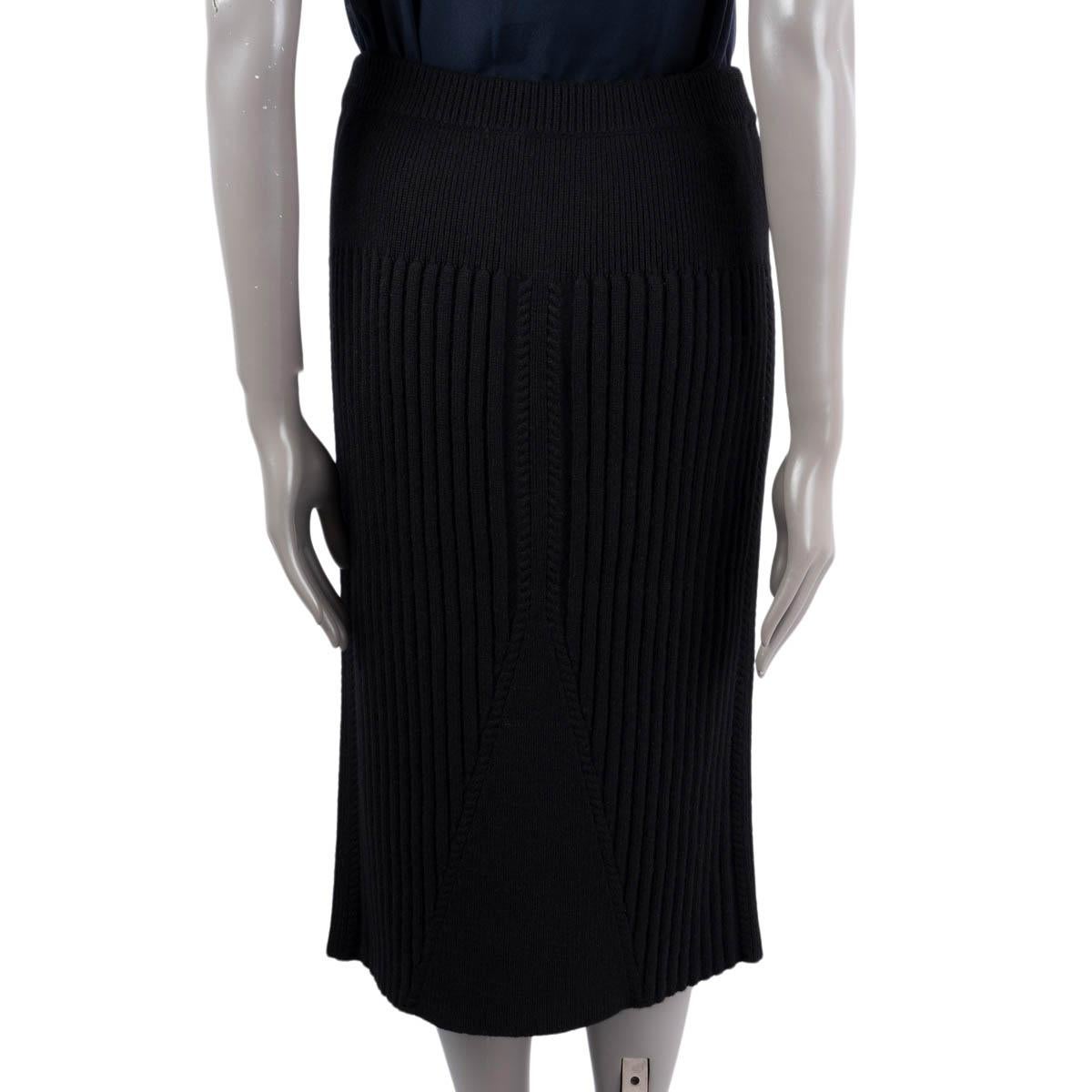 CHANEL black cashmere 2016 16B RIB-KNIT Skirt 40 M For Sale 2