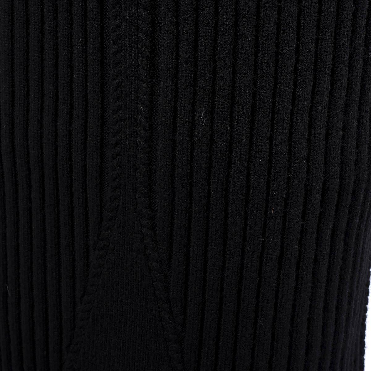 CHANEL black cashmere 2016 16B RIB-KNIT Skirt 40 M For Sale 4