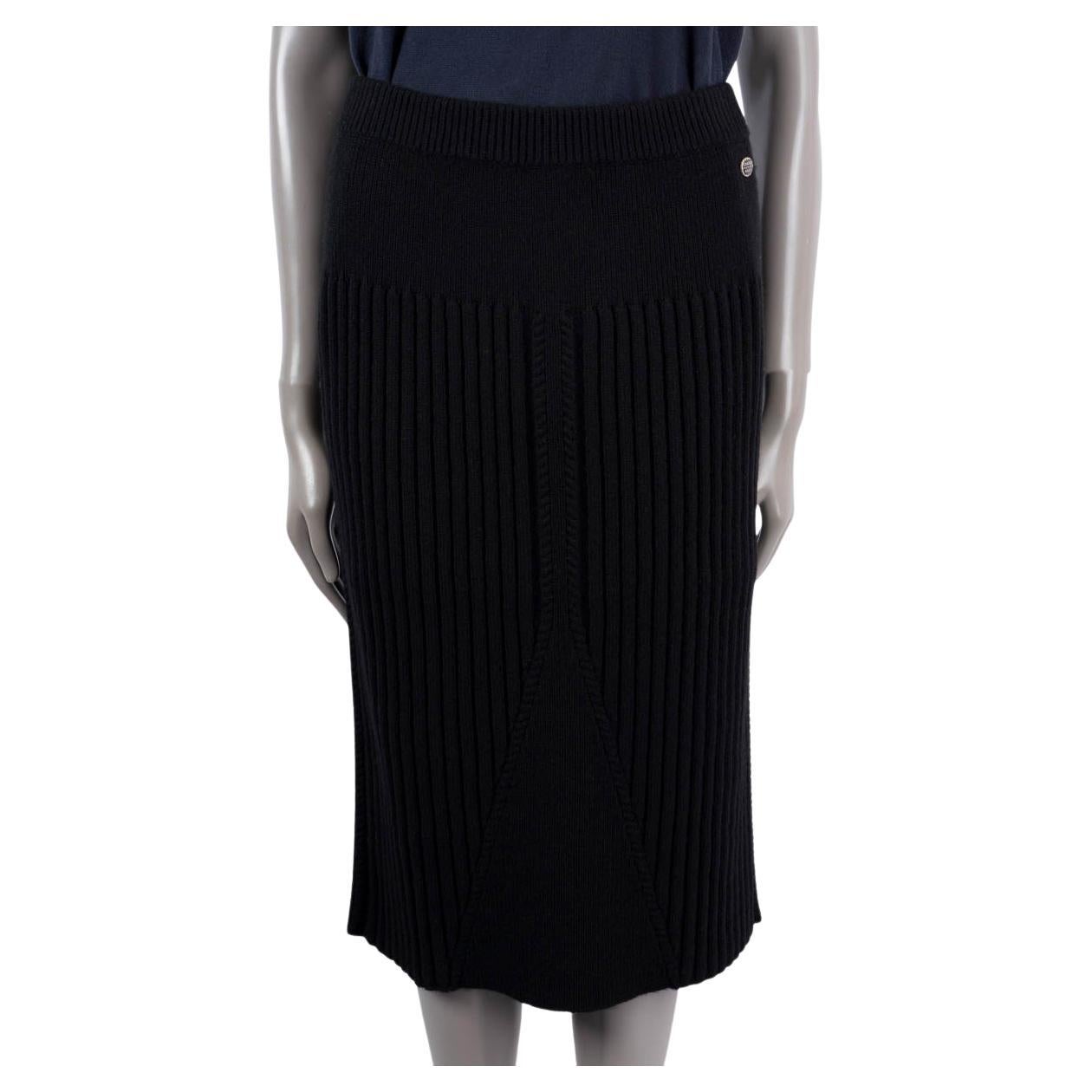 CHANEL black cashmere 2016 16B RIB-KNIT Skirt 40 M For Sale