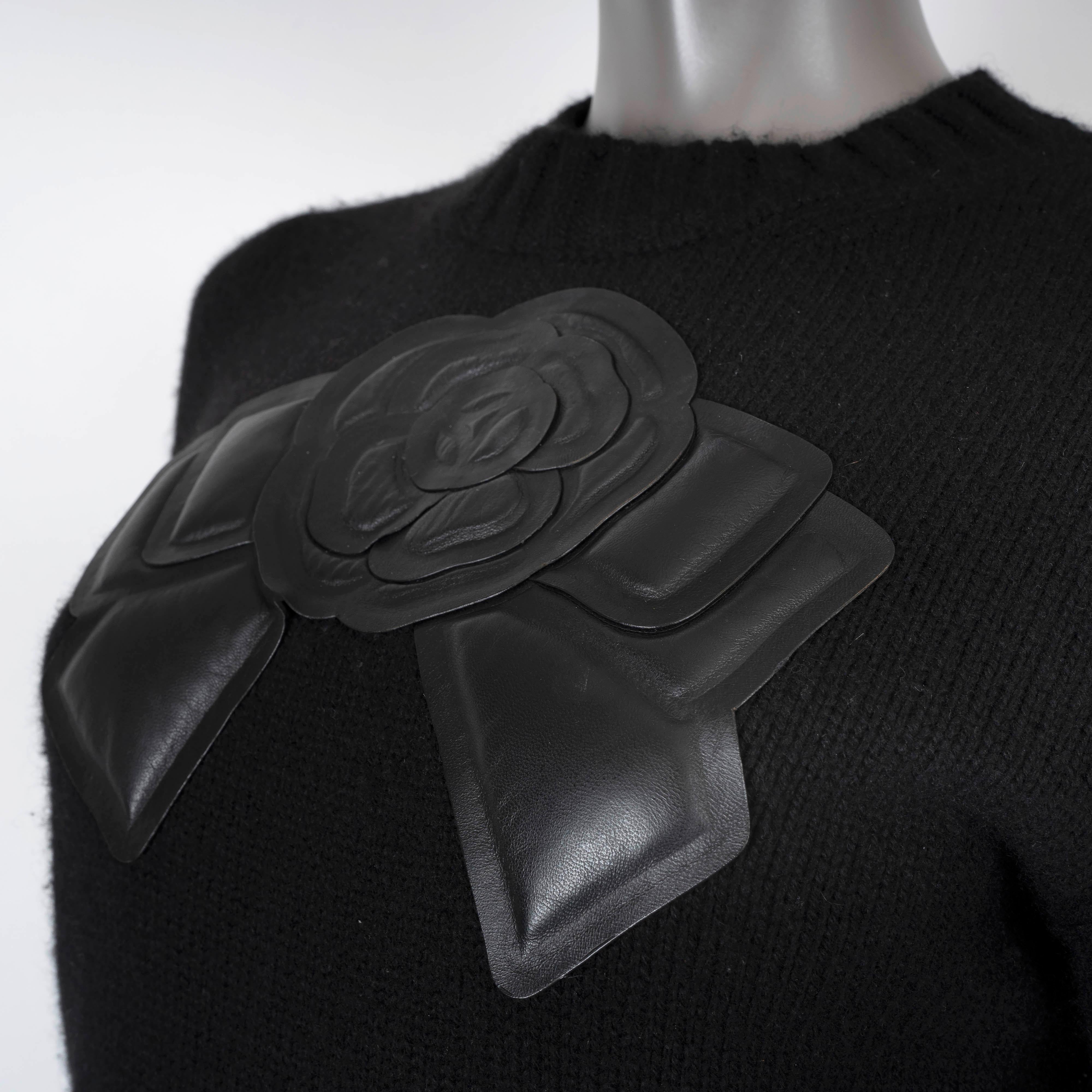 CHANEL cachemire noir 2020 20K LEATHER BOW Pull 36 XS en vente 1