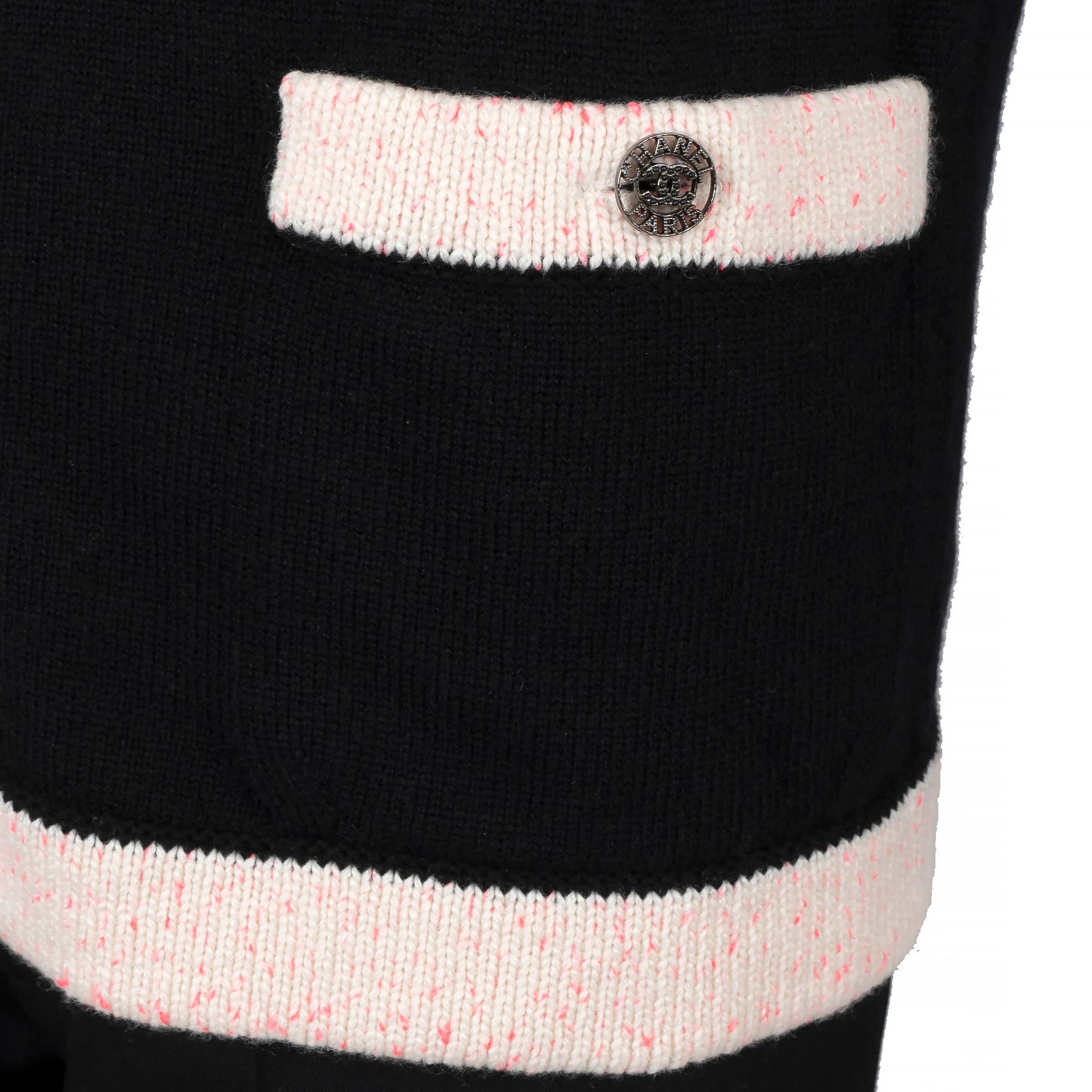 CHANEL black cashmere 2020 20S CONTRAST TRIM Cardigan Sweater 38 S For Sale 2